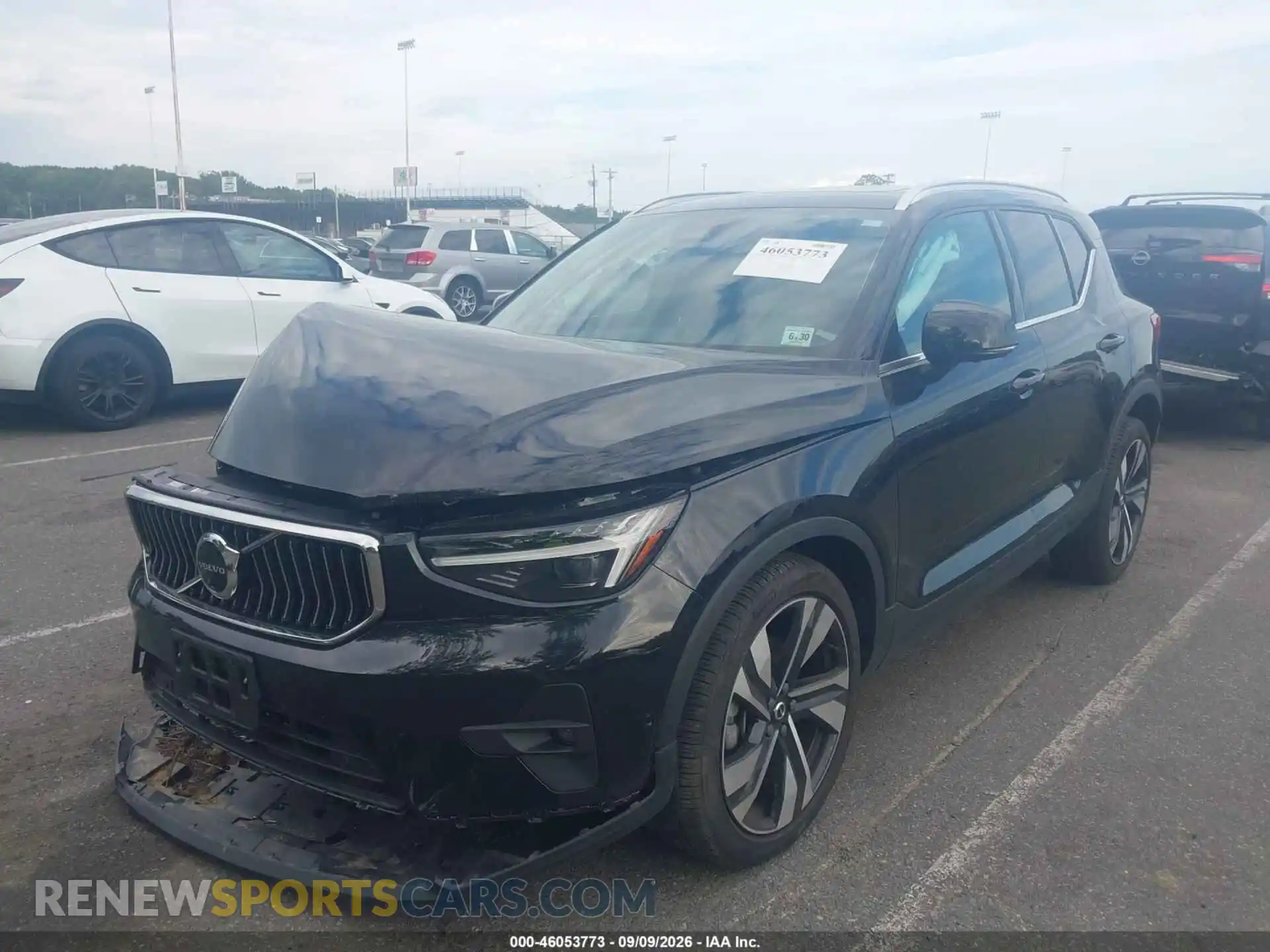 2 Photograph of a damaged car YV4L12UEXS2461139 VOLVO XC40 2025