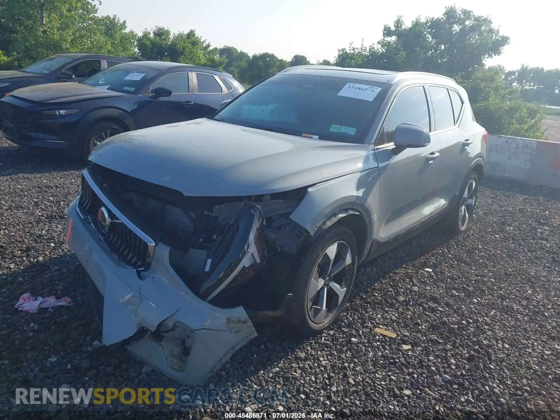 2 Photograph of a damaged car YV4L12UJXS2559374 VOLVO XC40 2025