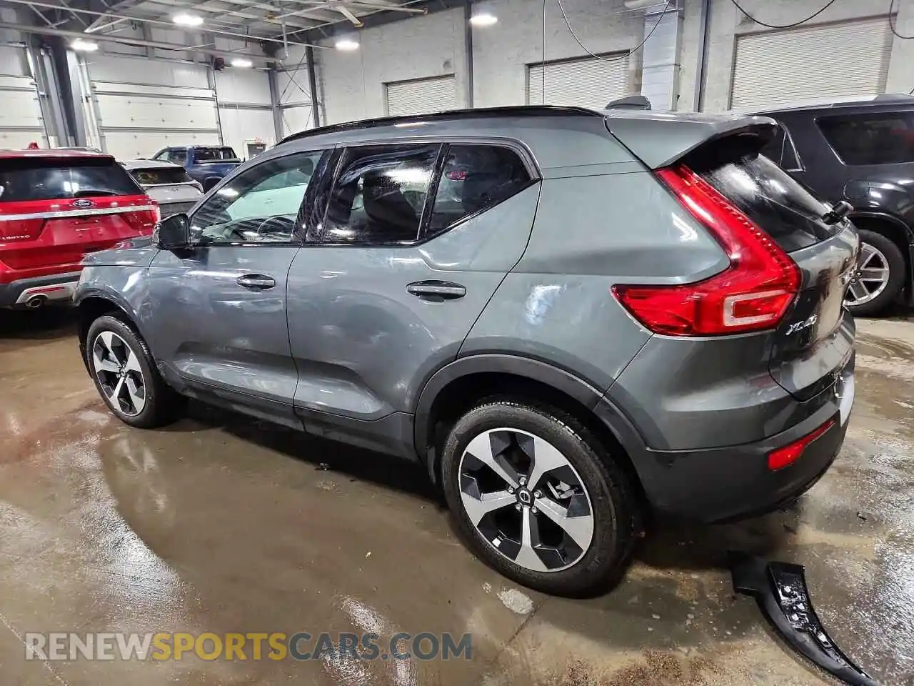 2 Photograph of a damaged car YV4L12UC3T2724880 VOLVO XC40 2026