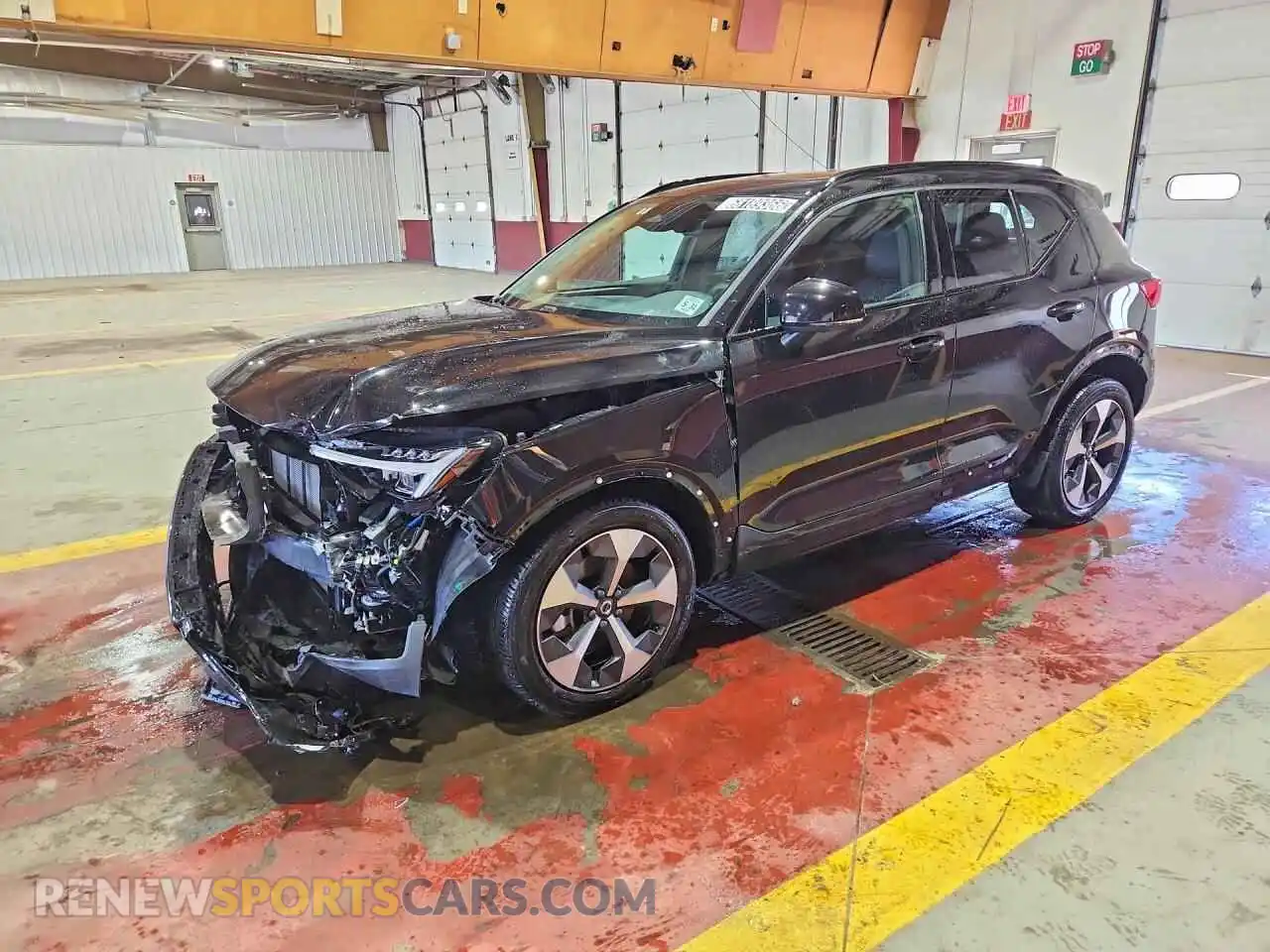 1 Фотография поврежденного автомобиля YV4L12UCXT2759920 VOLVO XC40 2026