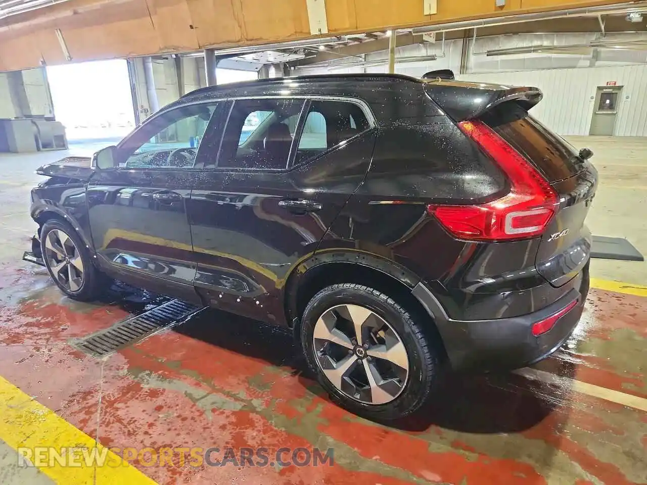 2 Фотография поврежденного автомобиля YV4L12UCXT2759920 VOLVO XC40 2026