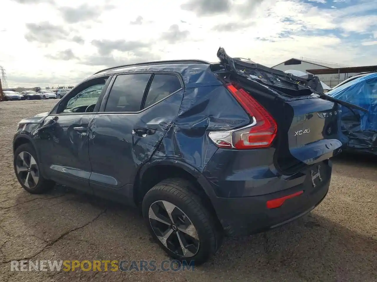 2 Фотография поврежденного автомобиля YV4L12UCXT2814625 VOLVO XC40 2026