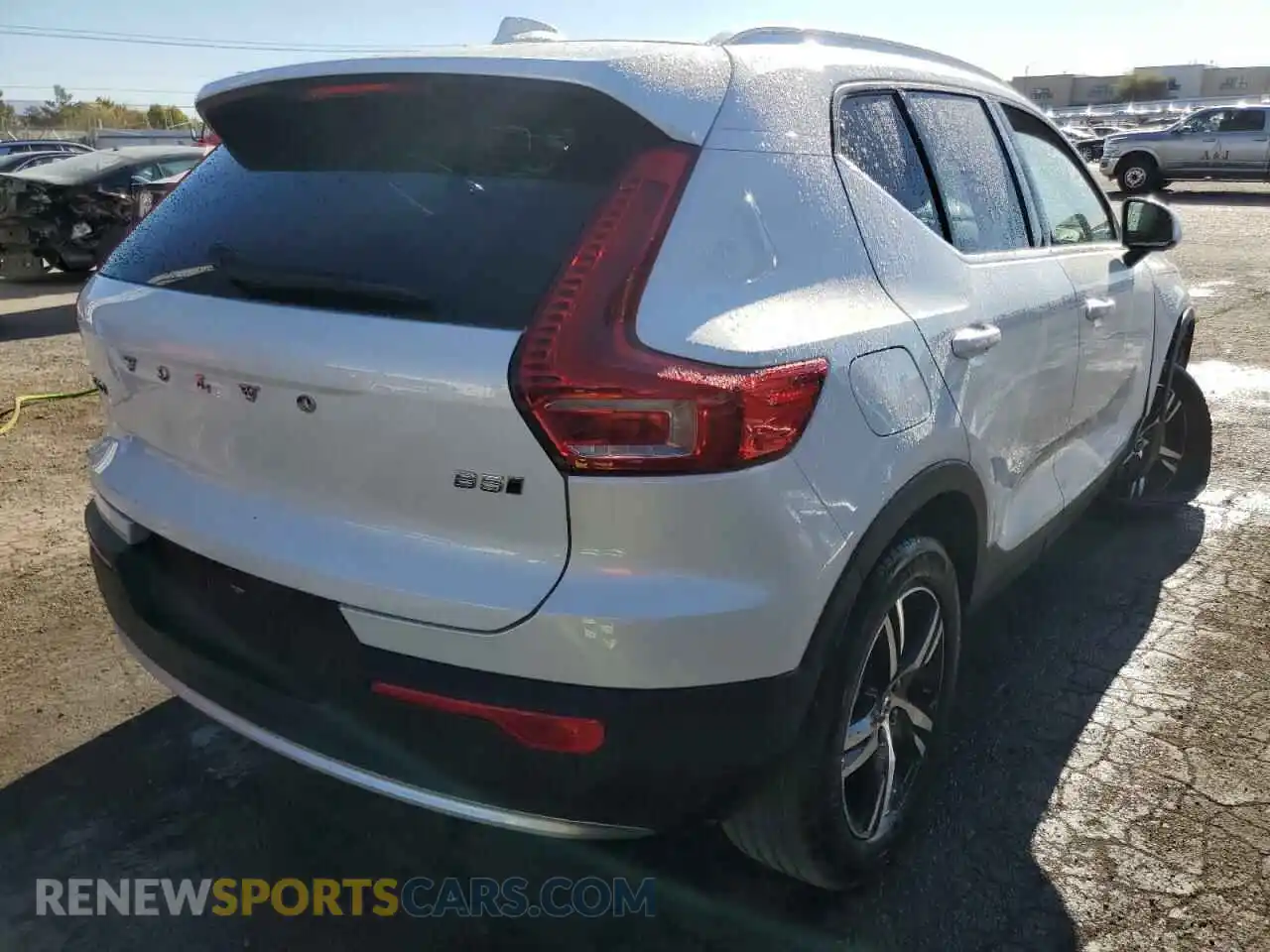 3 Photograph of a damaged car YV4L12UJ9S2467222 VOLVO XC40 CORE 2024