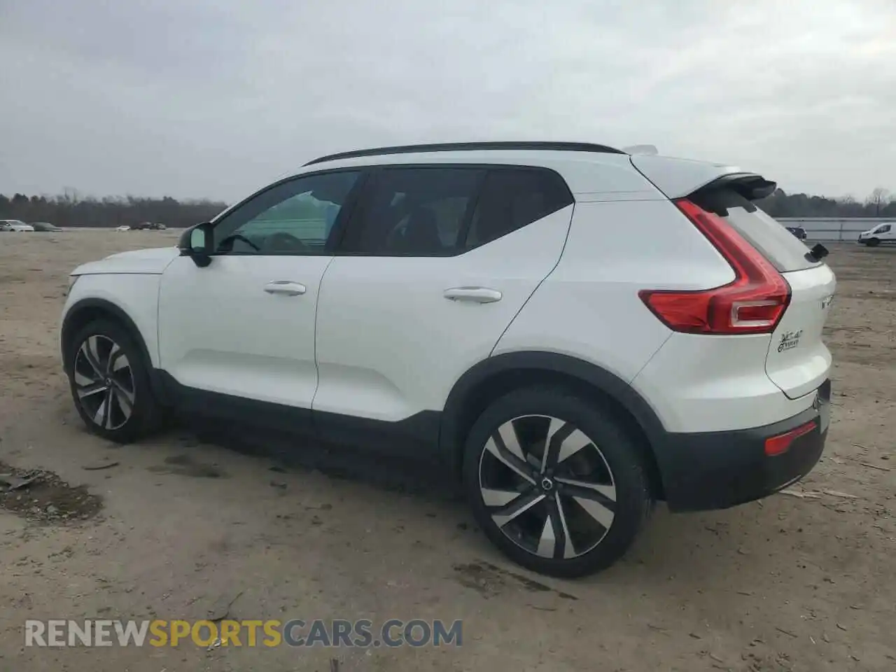 2 Photograph of a damaged car YV4L12UW5P2050957 VOLVO XC40 PLUS 2023