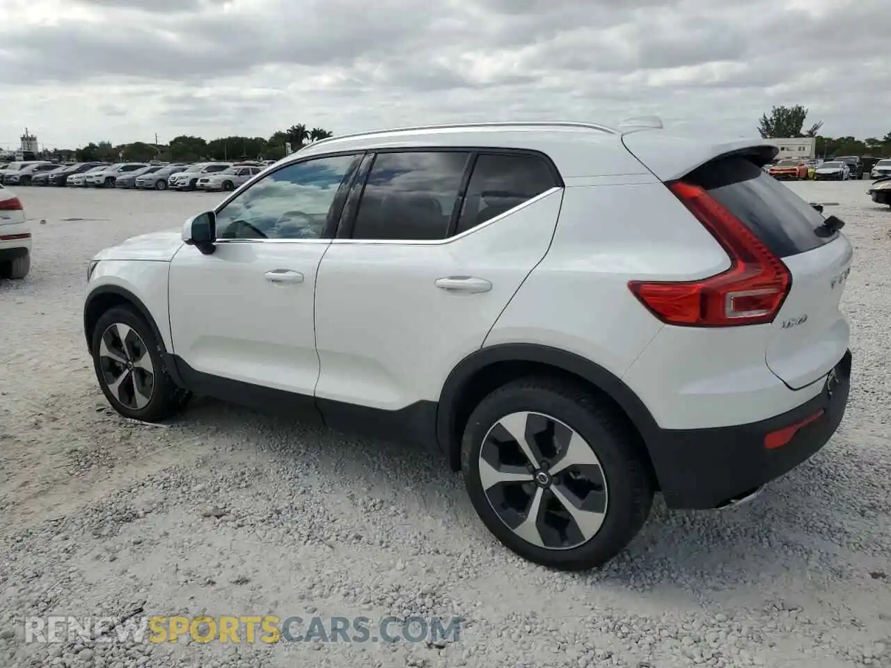 2 Photograph of a damaged car YV4L12UE7R2283166 VOLVO XC40 PLUS 2024