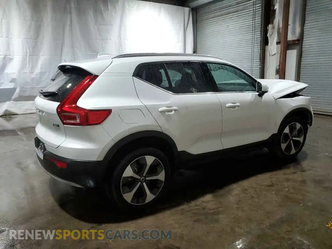 3 Photograph of a damaged car YV4L12UEXR2291178 VOLVO XC40 PLUS 2024