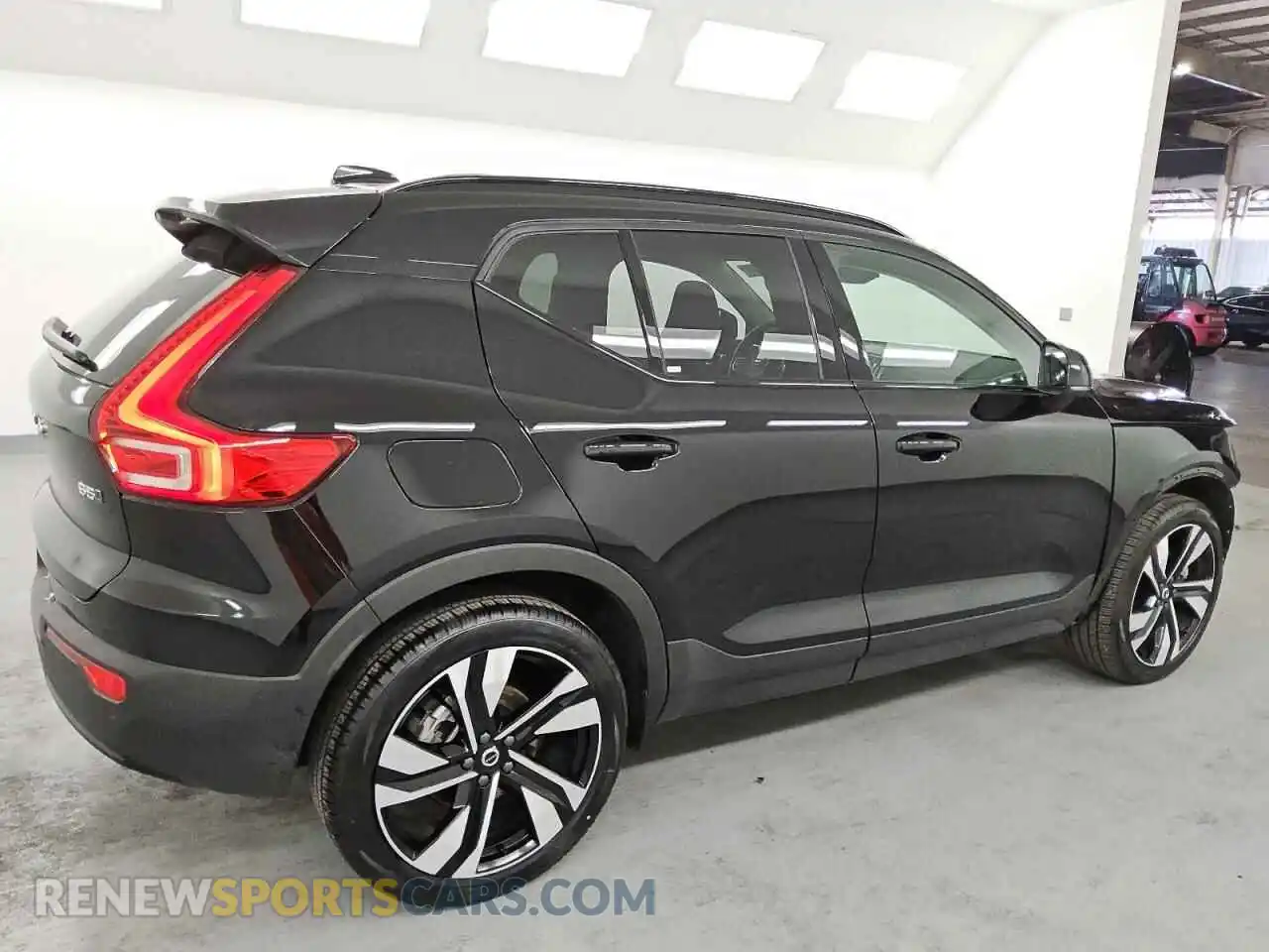 3 Photograph of a damaged car YV4L12UC0S2501274 VOLVO XC40 PLUS 2025