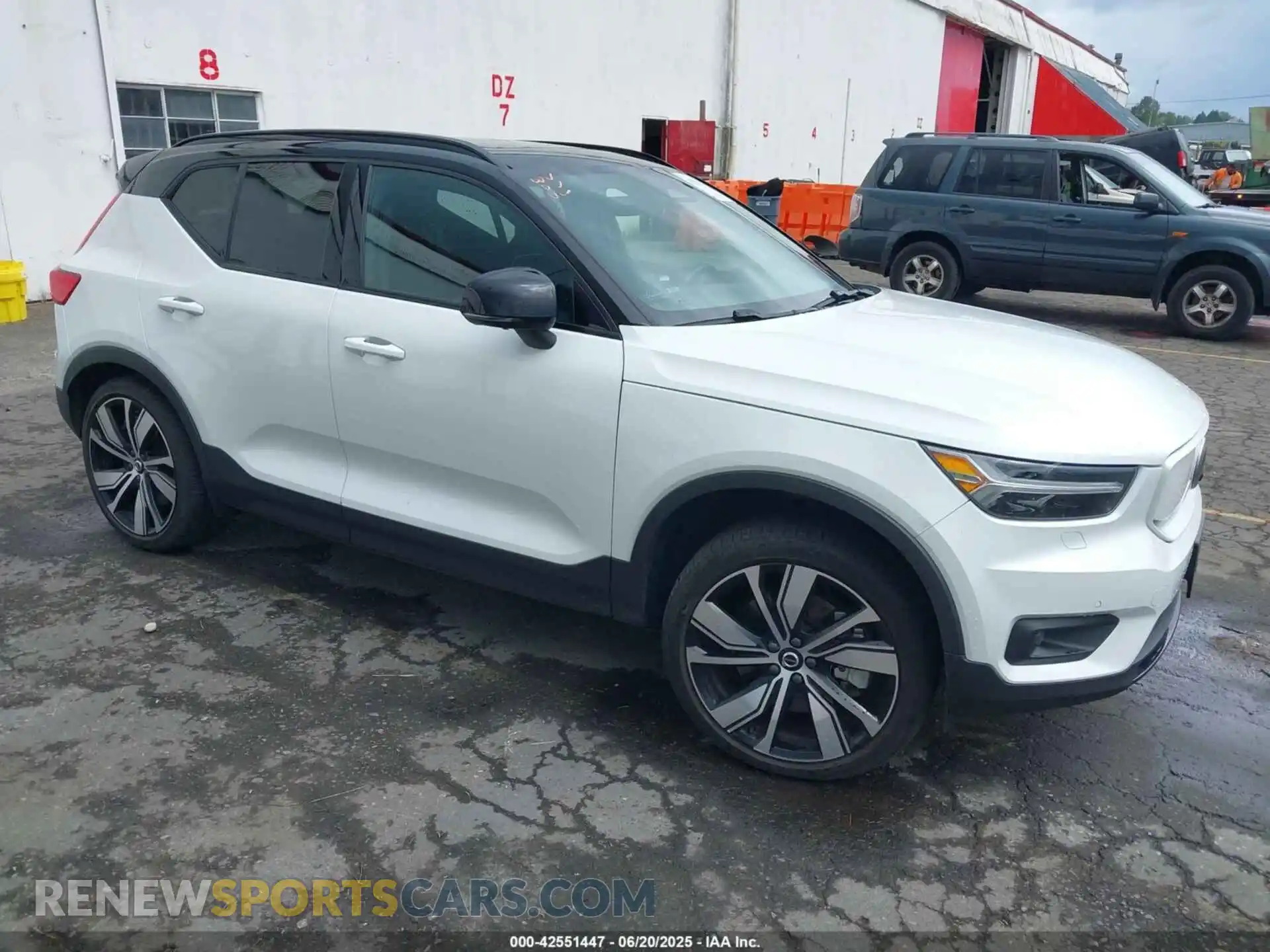 1 fotografías del automóvil dañado YV4ED3UR3M2612978 VOLVO XC40 RECHARGE PURE ELECTRIC 2021
