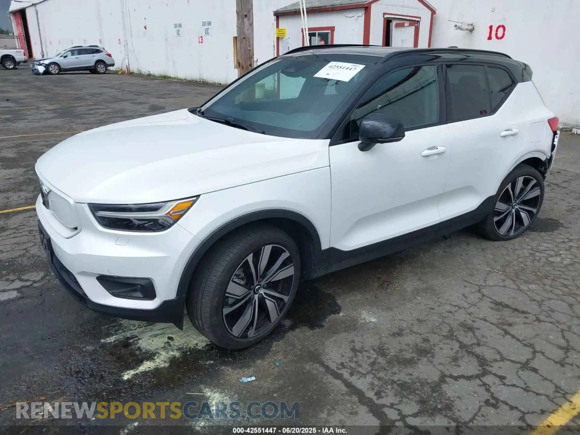 2 fotografías del automóvil dañado YV4ED3UR3M2612978 VOLVO XC40 RECHARGE PURE ELECTRIC 2021