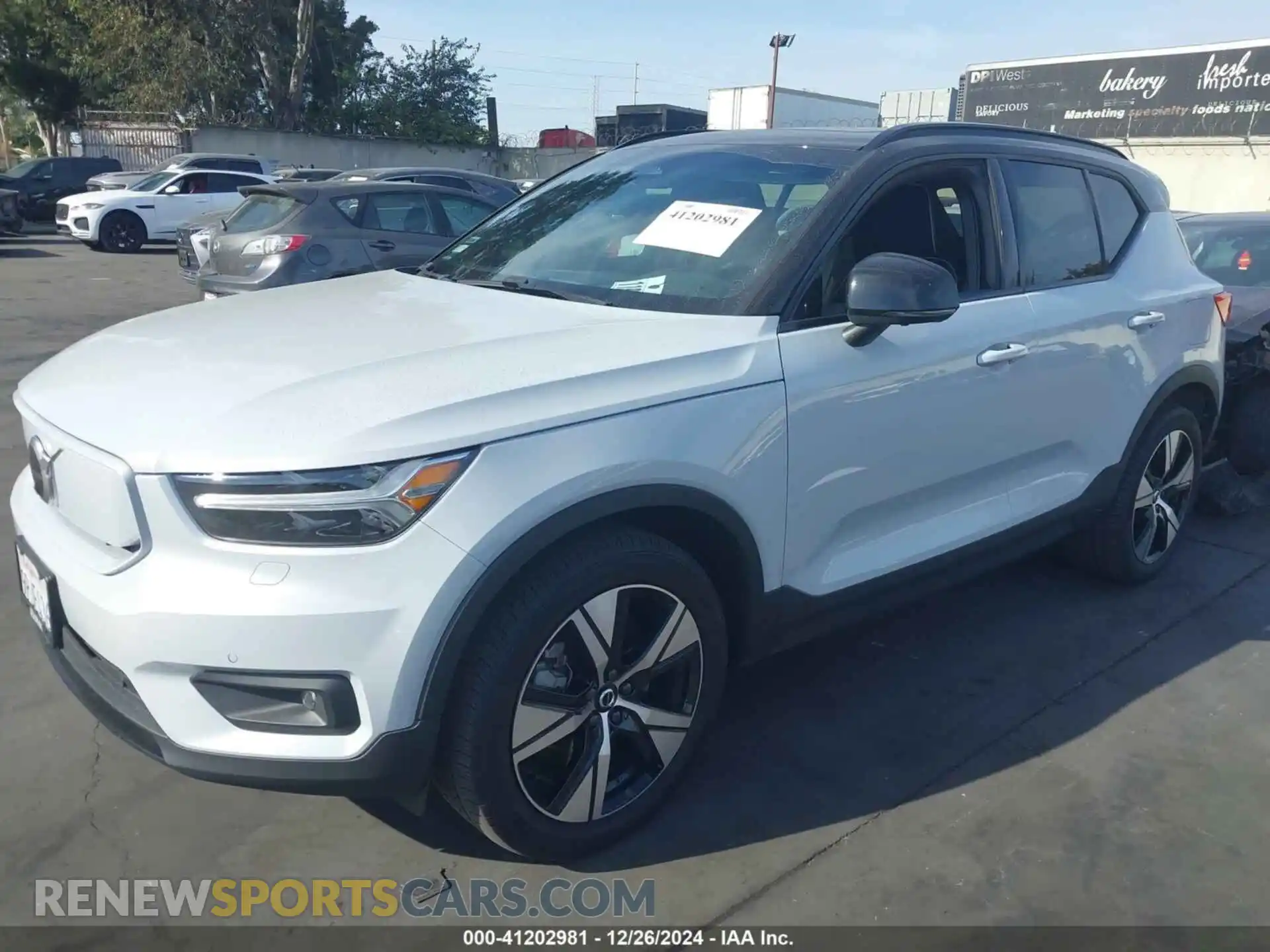 2 fotografías del automóvil dañado YV4ED3UR7M2580522 VOLVO XC40 RECHARGE PURE ELECTRIC 2021