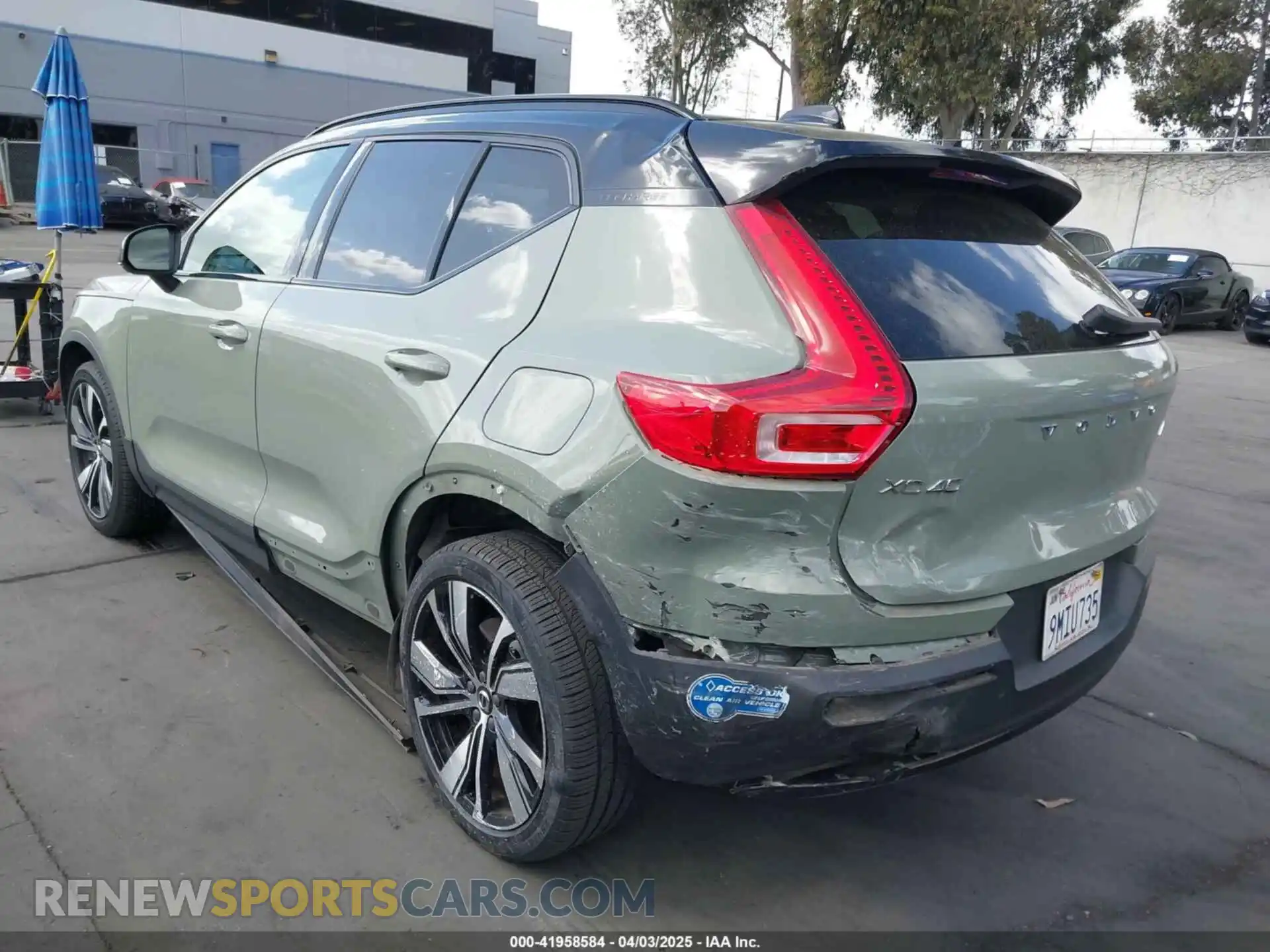 3 fotografías del automóvil dañado YV4ED3UR8M2563423 VOLVO XC40 RECHARGE PURE ELECTRIC 2021