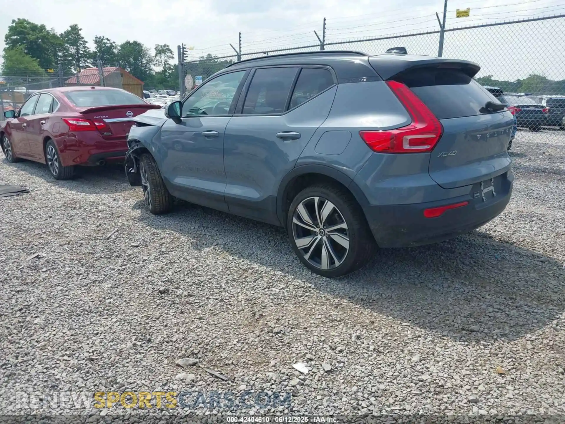 3 fotografías del automóvil dañado YV4ED3UR8M2565124 VOLVO XC40 RECHARGE PURE ELECTRIC 2021