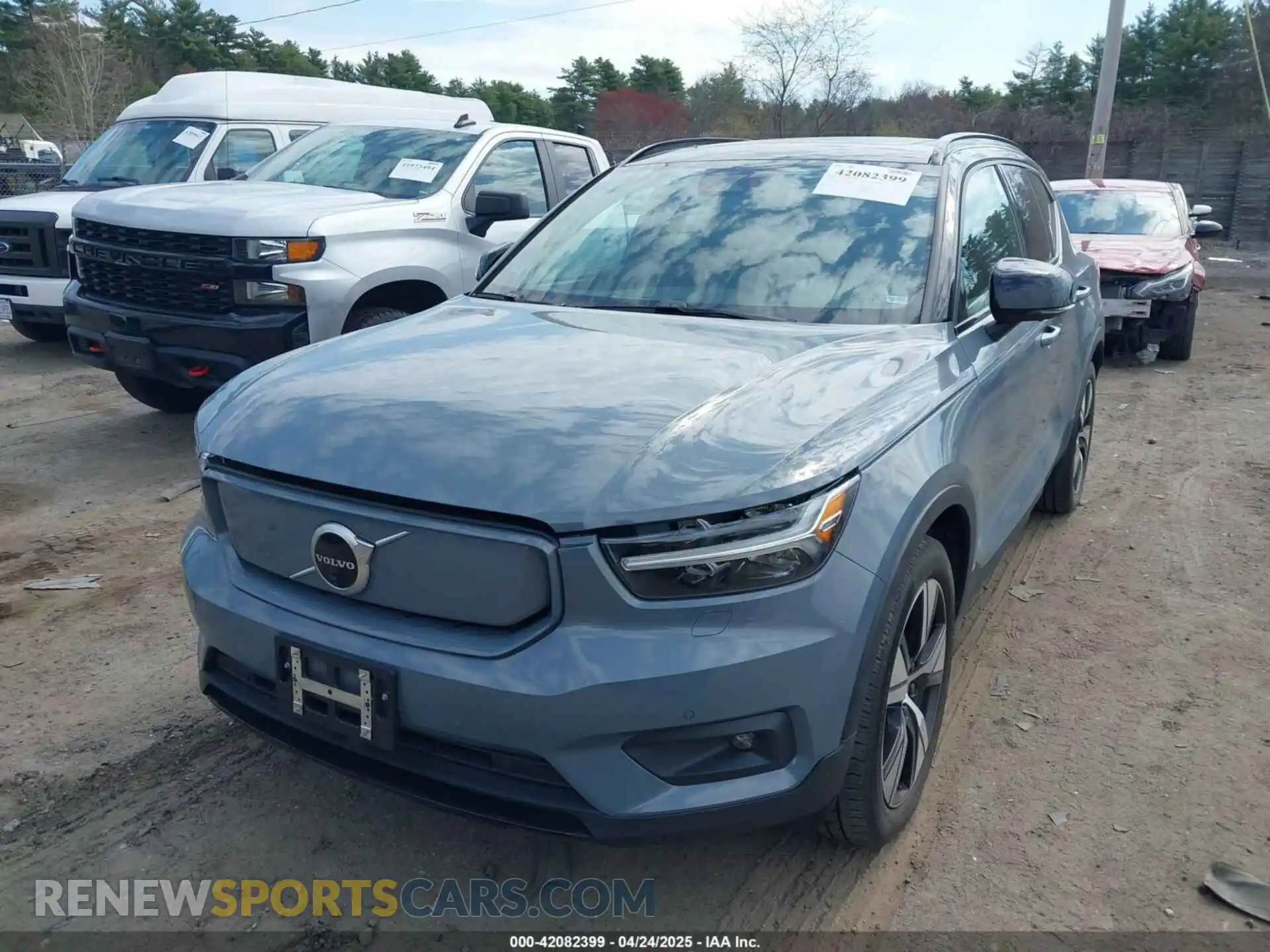2 fotografías del automóvil dañado YV4ED3UR9M2600401 VOLVO XC40 RECHARGE PURE ELECTRIC 2021