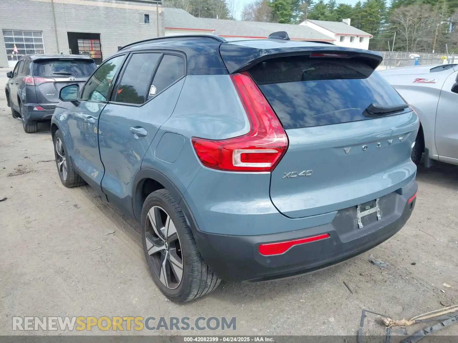 3 fotografías del automóvil dañado YV4ED3UR9M2600401 VOLVO XC40 RECHARGE PURE ELECTRIC 2021