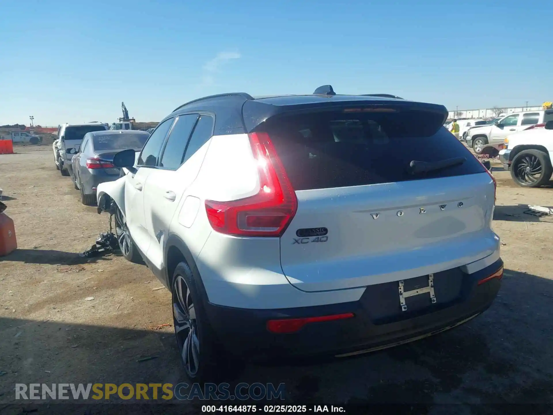 3 fotografías del automóvil dañado YV4ED3URXM2538118 VOLVO XC40 RECHARGE PURE ELECTRIC 2021