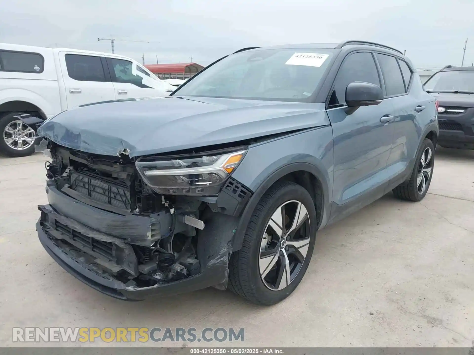 2 fotografías del automóvil dañado YV4ED3UR9N2692112 VOLVO XC40 RECHARGE PURE ELECTRIC 2022