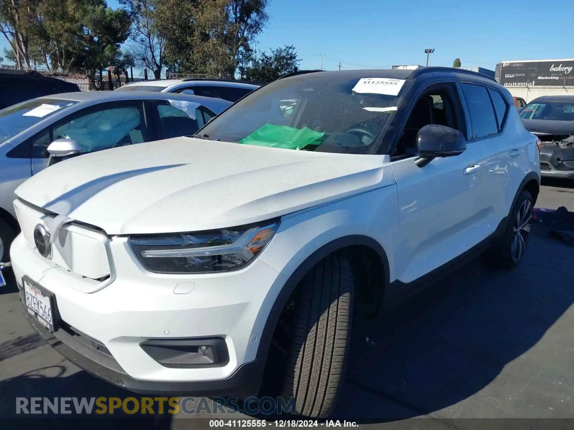 2 fotografías del automóvil dañado YV4ED3URXN2656302 VOLVO XC40 RECHARGE PURE ELECTRIC 2022