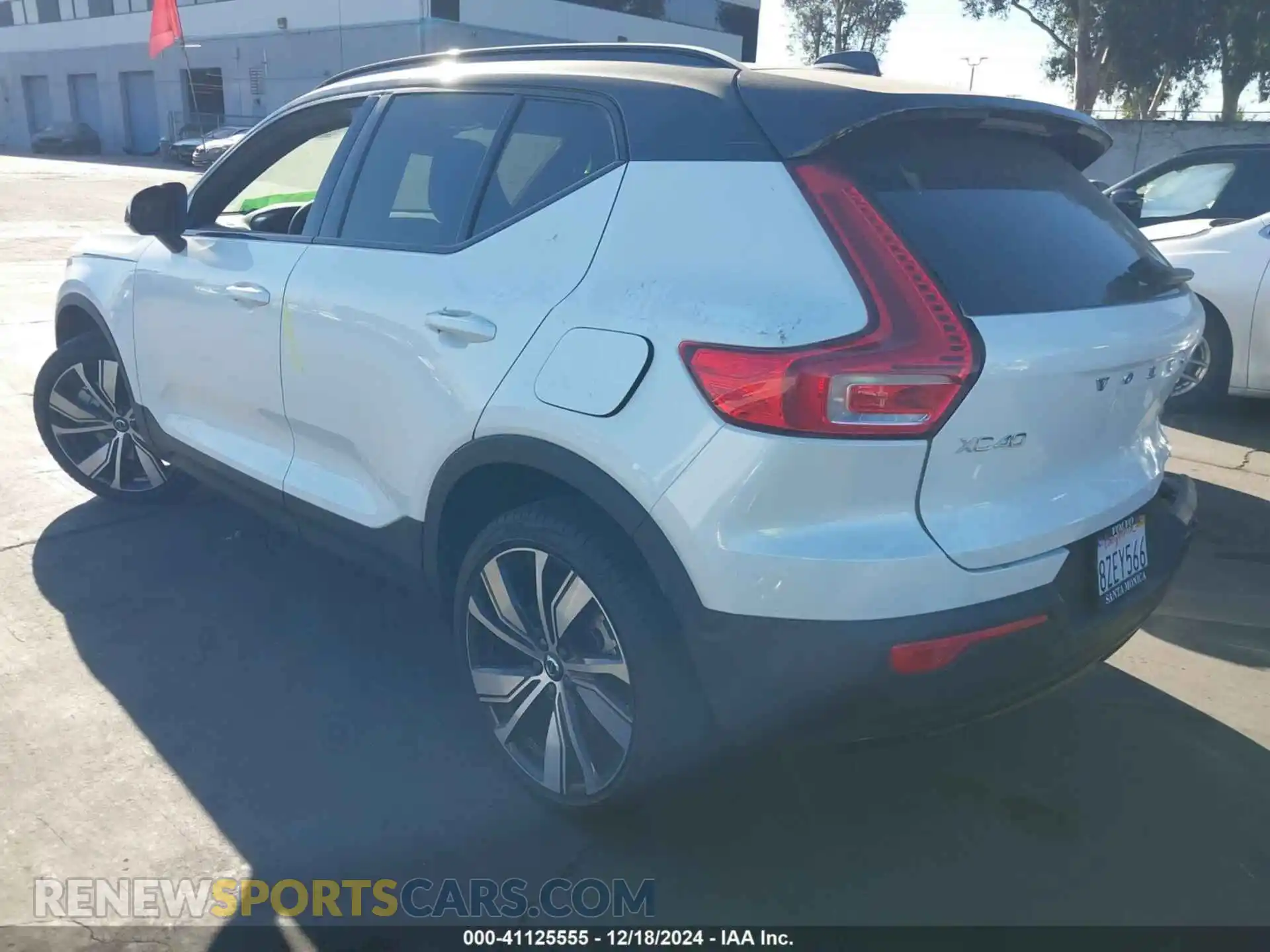3 fotografías del automóvil dañado YV4ED3URXN2656302 VOLVO XC40 RECHARGE PURE ELECTRIC 2022