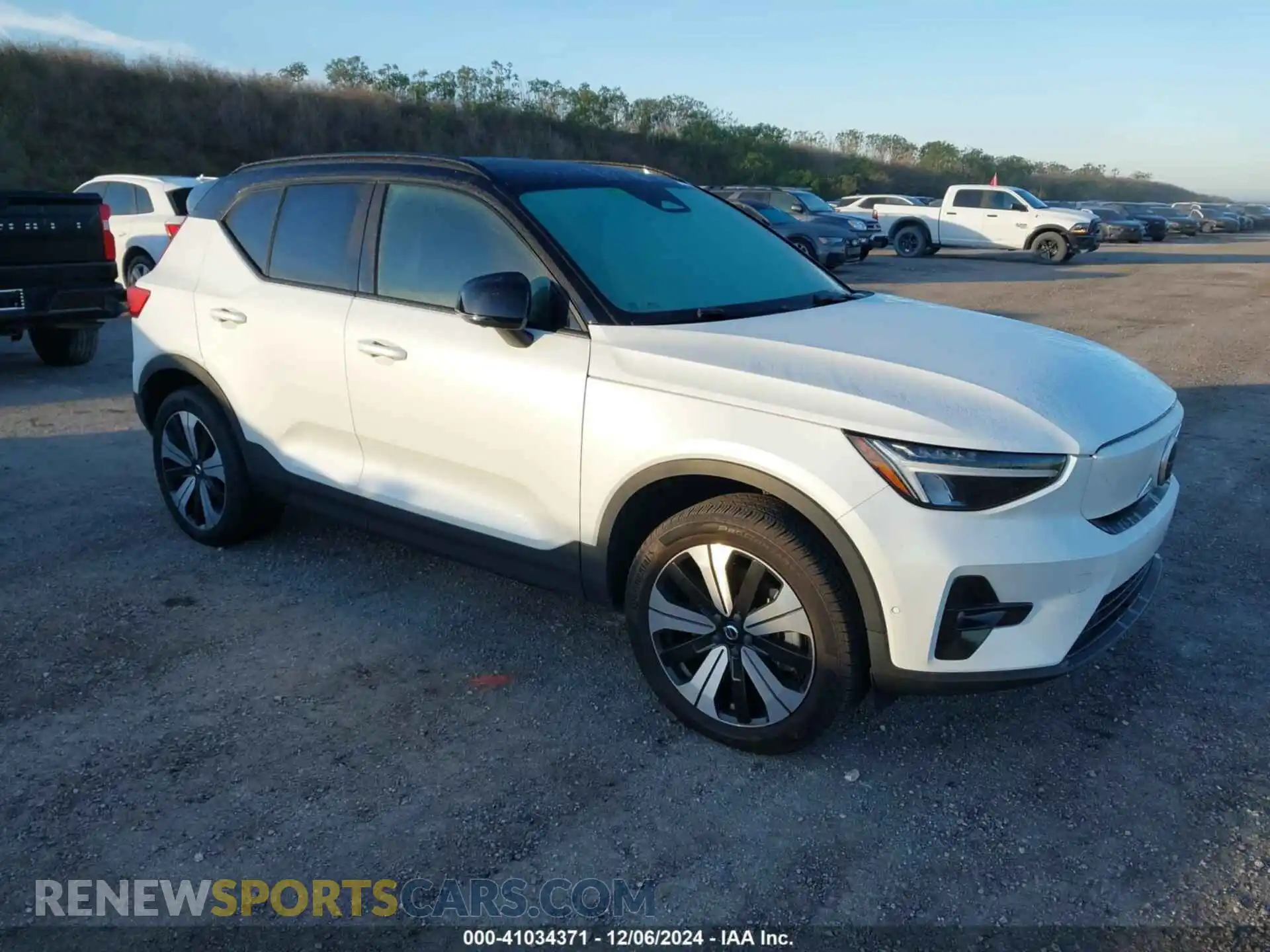 1 fotografías del automóvil dañado YV4ED3UL1P2962660 VOLVO XC40 RECHARGE PURE ELECTRIC 2023