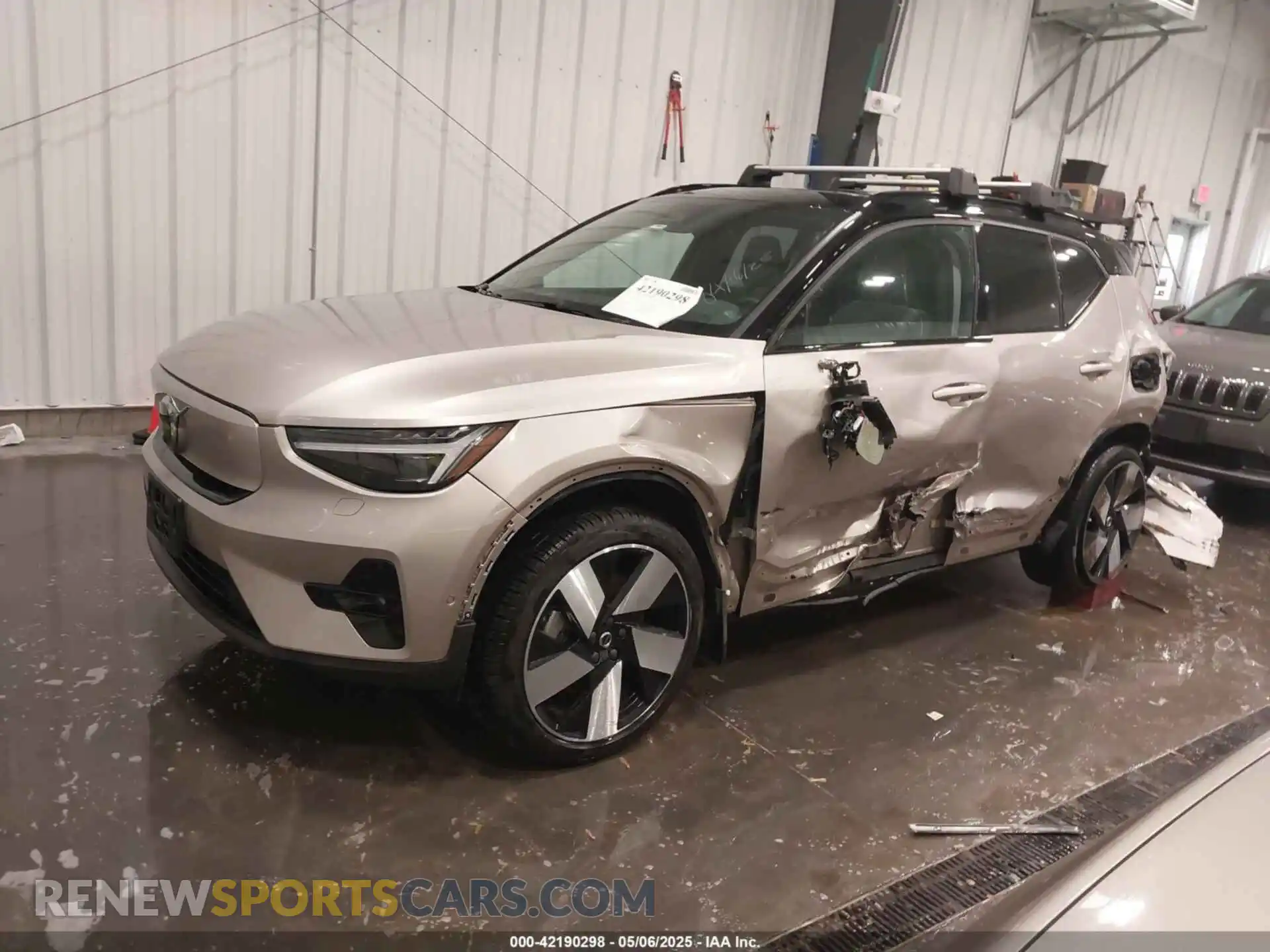 2 fotografías del automóvil dañado YV4ED3UM1P2023016 VOLVO XC40 RECHARGE PURE ELECTRIC 2023