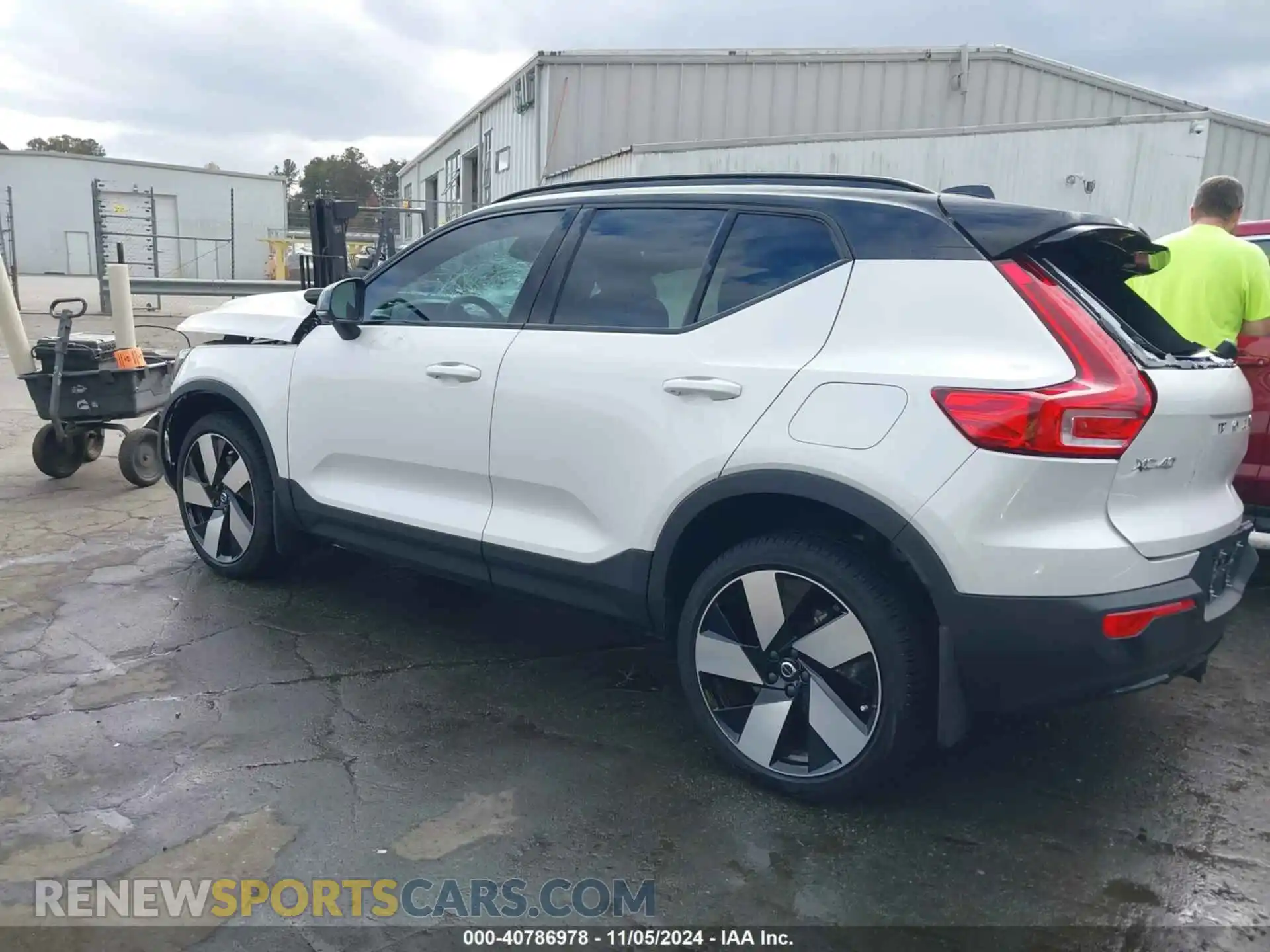 3 fotografías del automóvil dañado YV4ED3UM3P2003494 VOLVO XC40 RECHARGE PURE ELECTRIC 2023