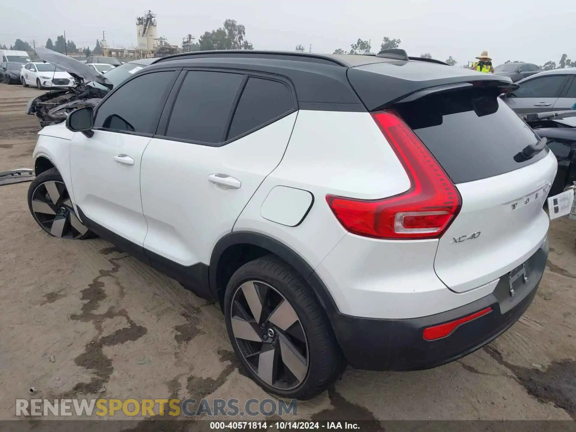 3 fotografías del automóvil dañado YV4ED3UM6P2091165 VOLVO XC40 RECHARGE PURE ELECTRIC 2023