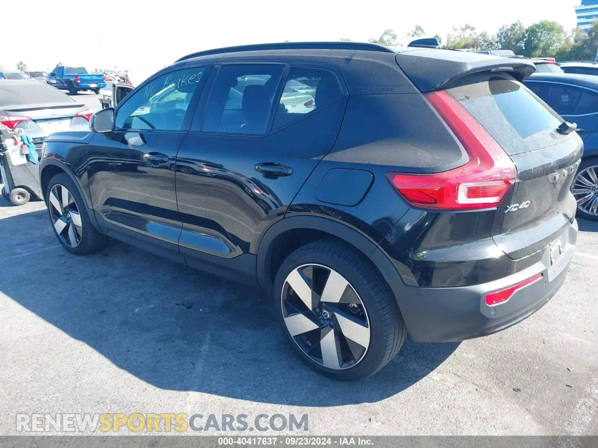 3 fotografías del automóvil dañado YV4ED3UM7P2951381 VOLVO XC40 RECHARGE PURE ELECTRIC 2023