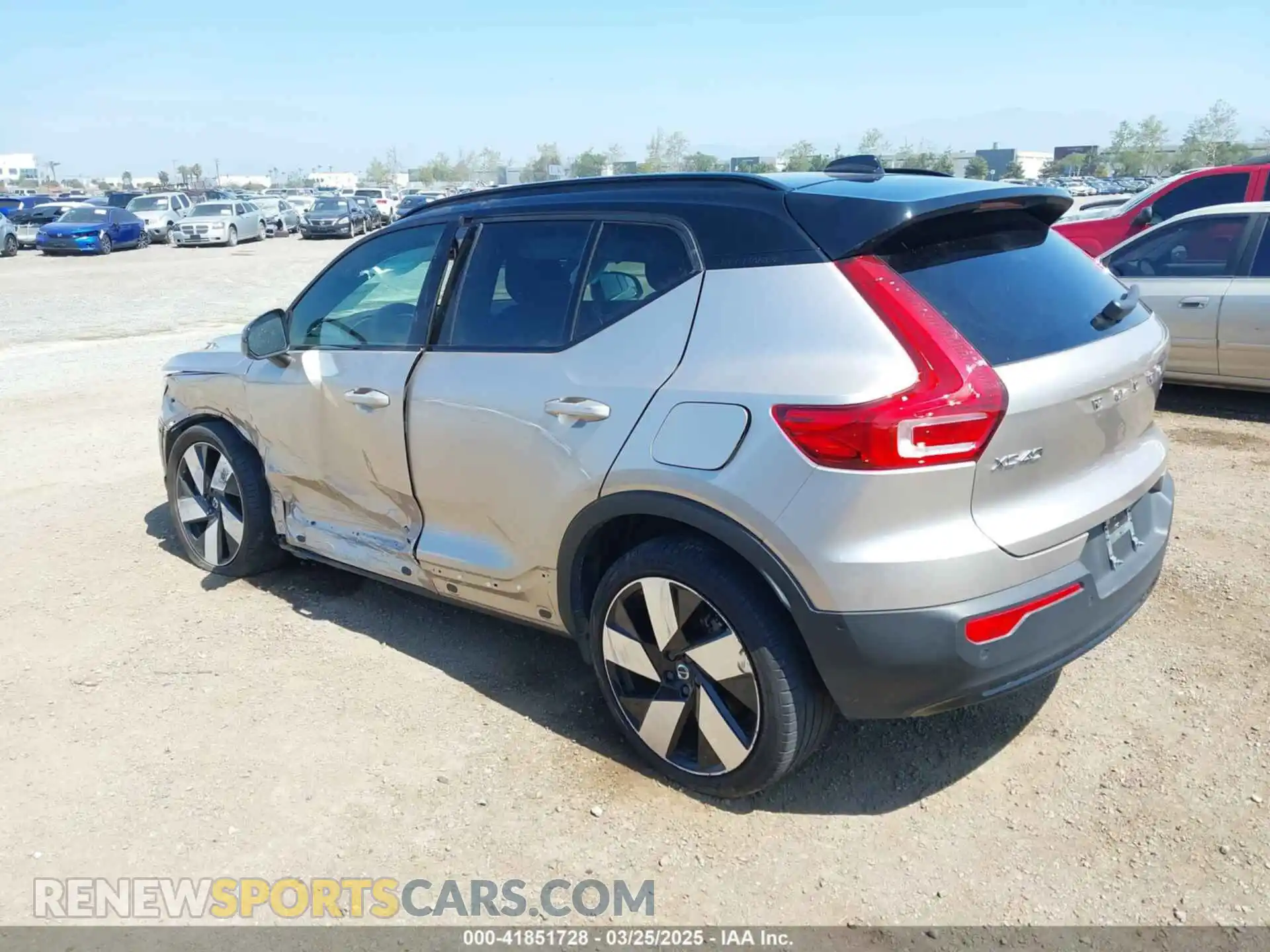 3 fotografías del automóvil dañado YV4ED3UM7P2963837 VOLVO XC40 RECHARGE PURE ELECTRIC 2023