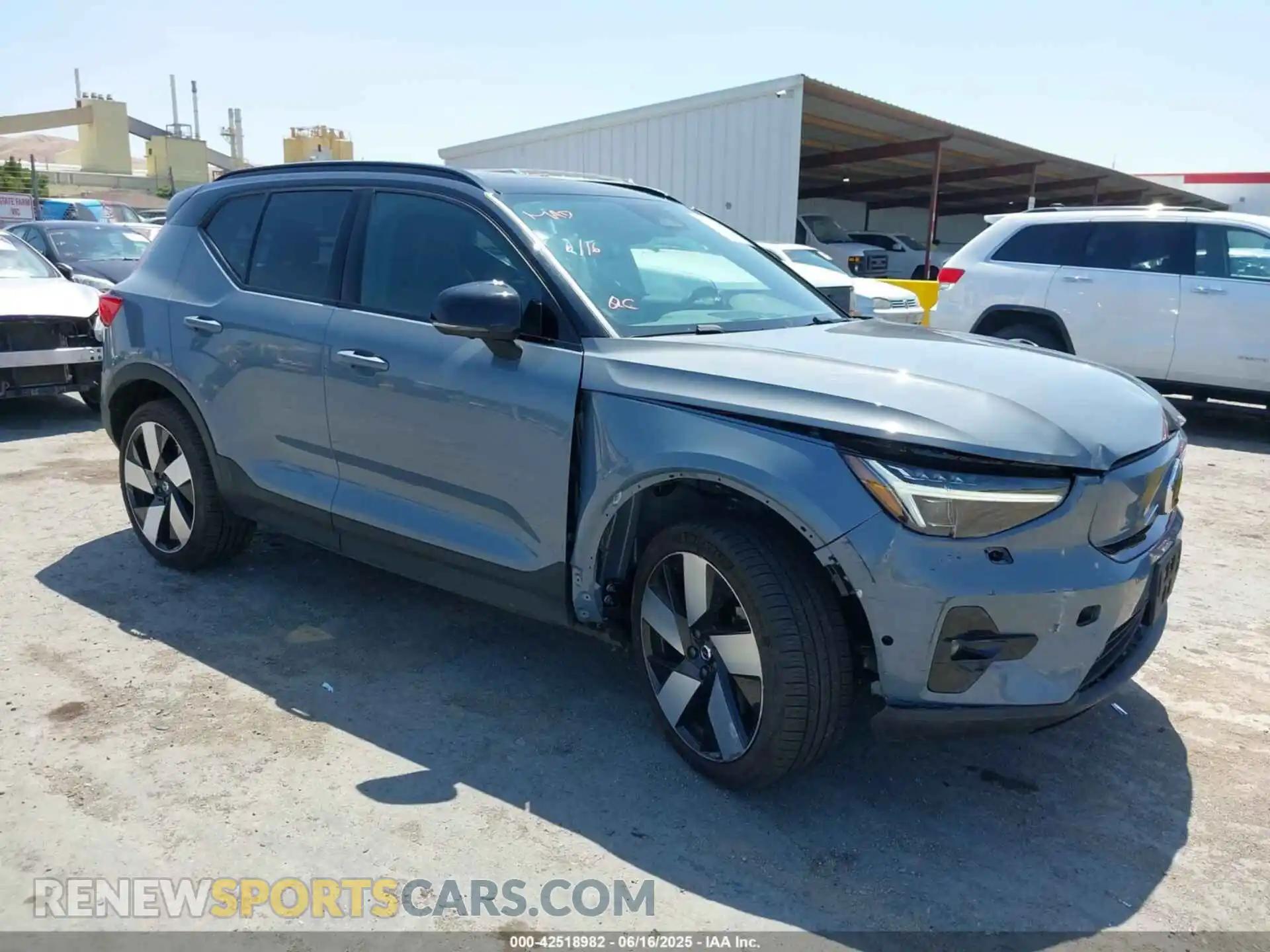 1 fotografías del automóvil dañado YV4ED3UM9P2004004 VOLVO XC40 RECHARGE PURE ELECTRIC 2023