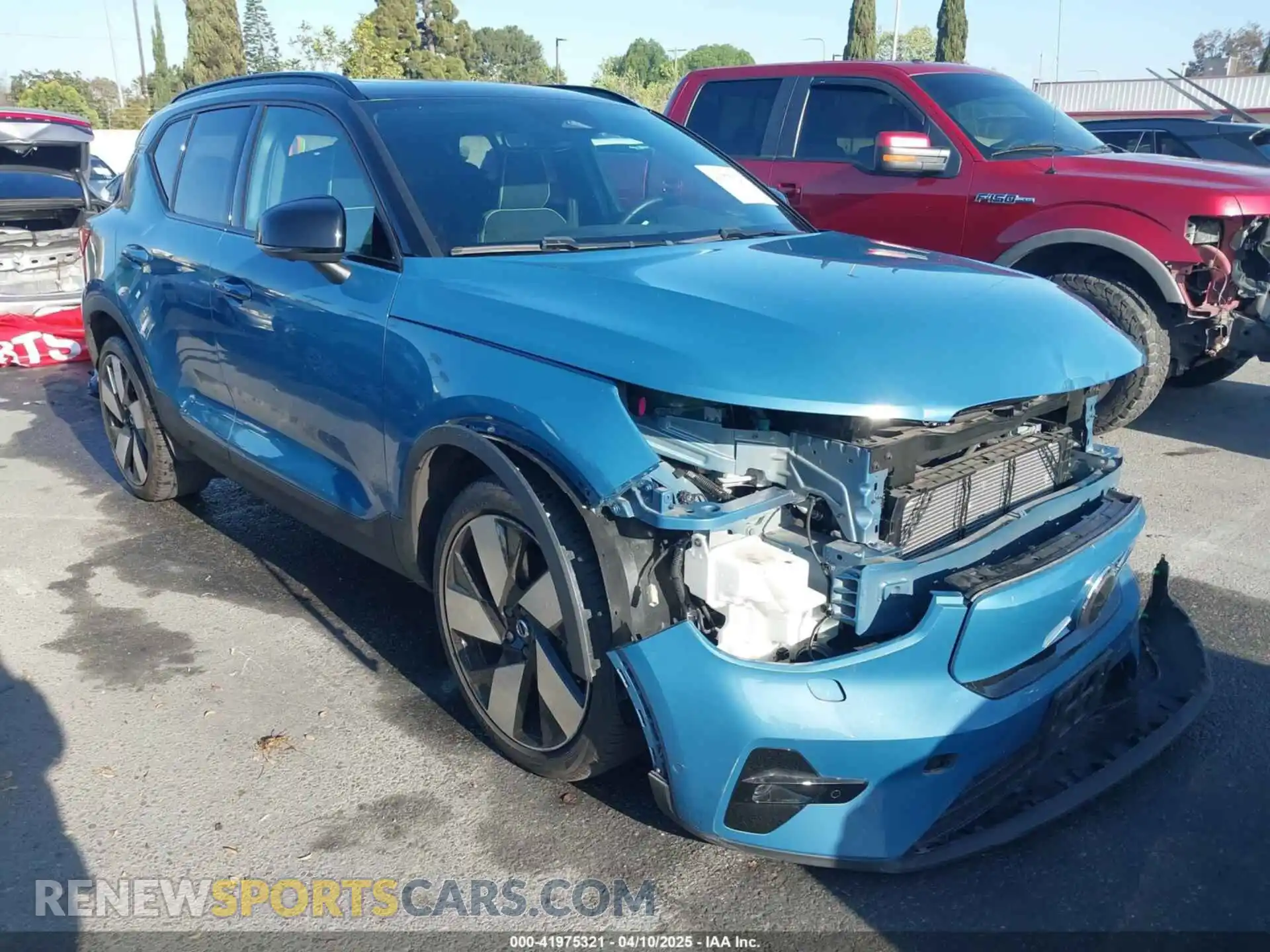 1 fotografías del automóvil dañado YV4ED3UM9P2012880 VOLVO XC40 RECHARGE PURE ELECTRIC 2023