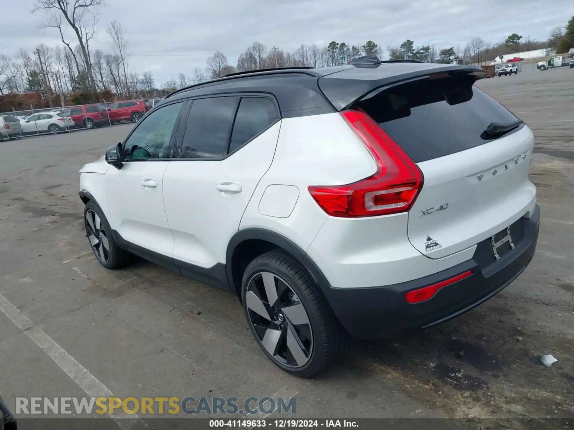 3 fotografías del automóvil dañado YV4EH3HL0R2268575 VOLVO XC40 RECHARGE PURE ELECTRIC 2024
