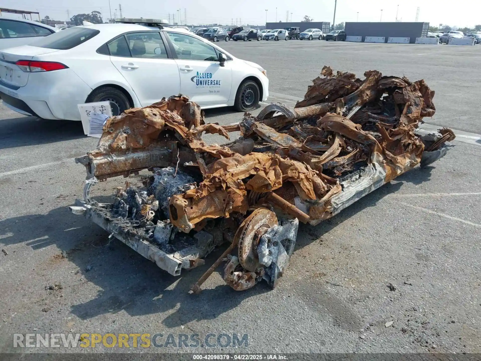 2 fotografías del automóvil dañado YV4ER3XL4R2263975 VOLVO XC40 RECHARGE PURE ELECTRIC 2024
