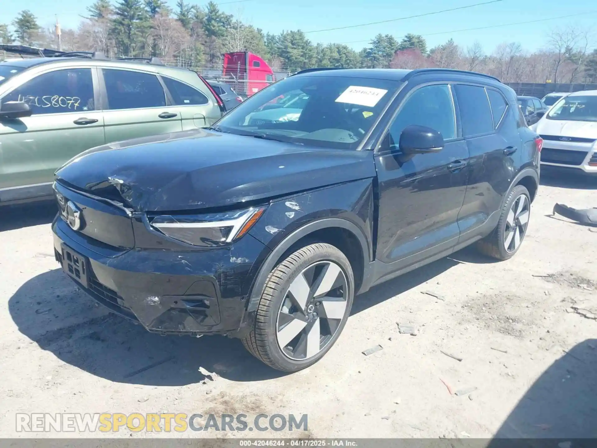 2 fotografías del automóvil dañado YV4ER3XL5R2273804 VOLVO XC40 RECHARGE PURE ELECTRIC 2024