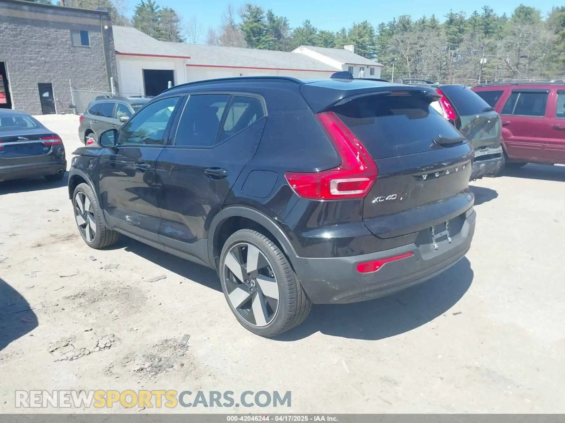 3 fotografías del automóvil dañado YV4ER3XL5R2273804 VOLVO XC40 RECHARGE PURE ELECTRIC 2024