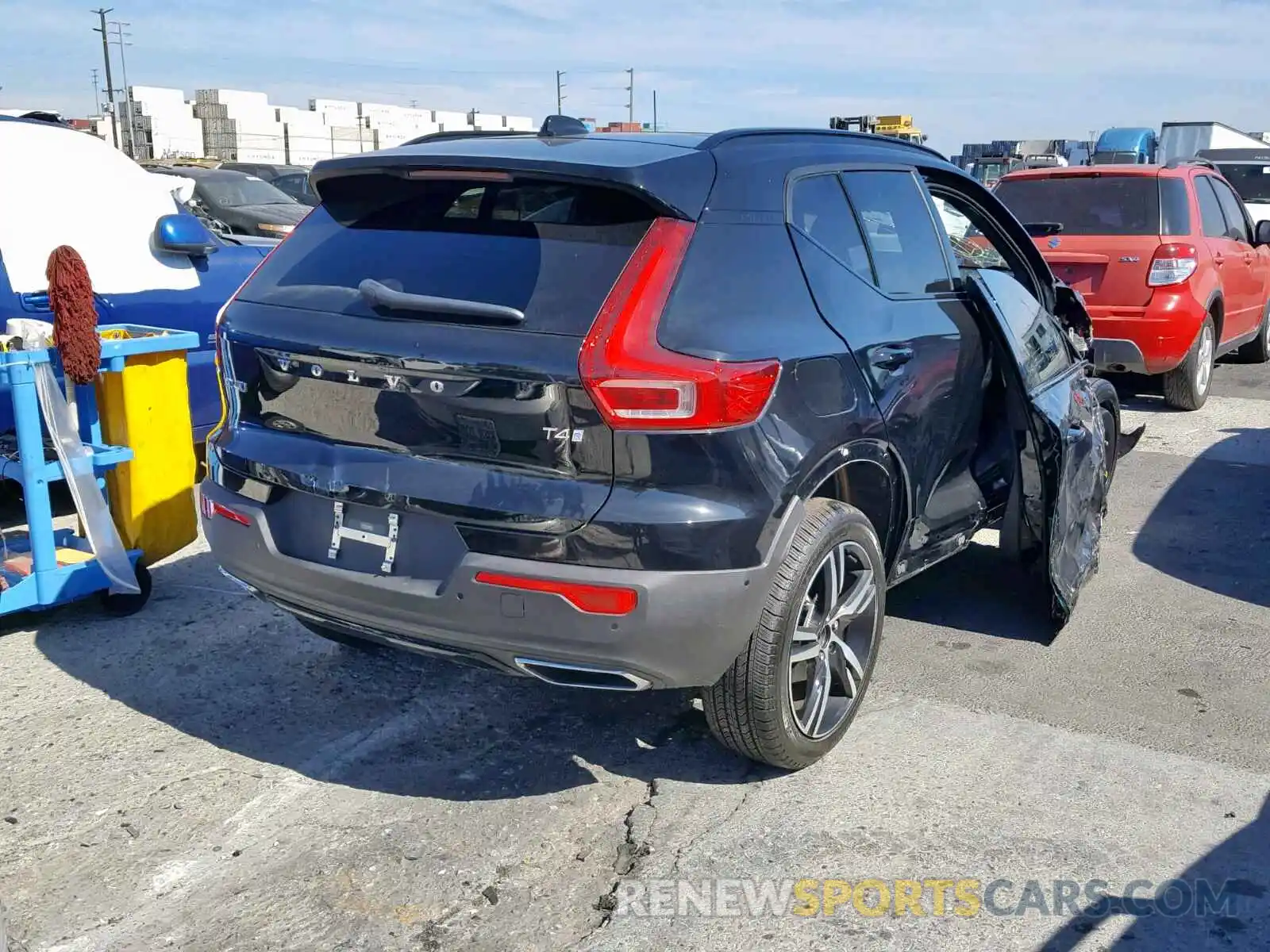 4 Photograph of a damaged car YV4AC2HMXK2101016 VOLVO XC40 T4 2019