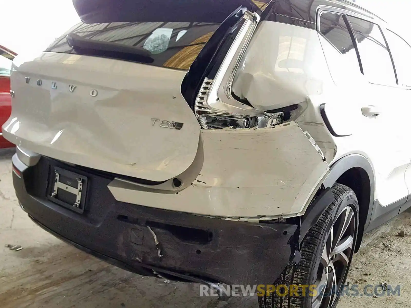 9 Photograph of a damaged car YV4162XZ7K2014100 VOLVO XC40 T5 2019