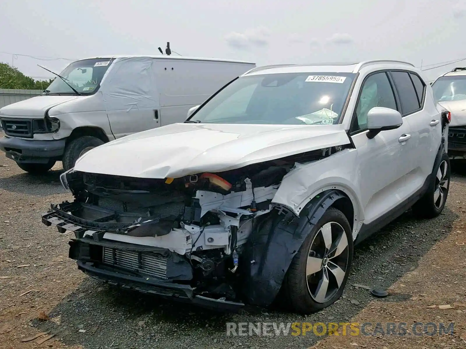2 Photograph of a damaged car YV4162XZXK2010218 VOLVO XC40 T5 2019