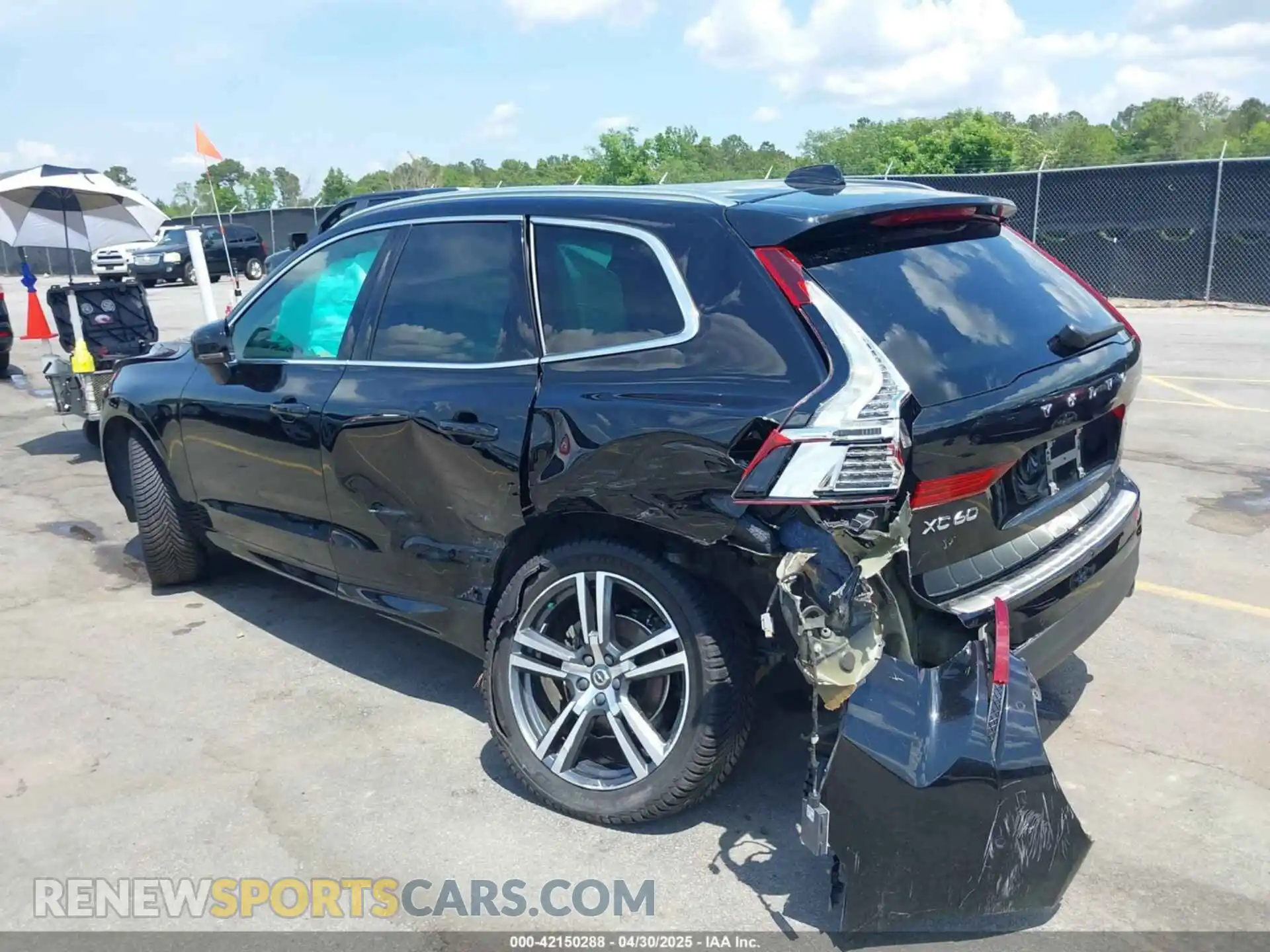 3 Photograph of a damaged car LYV102DK2KB224422 VOLVO XC60 2019