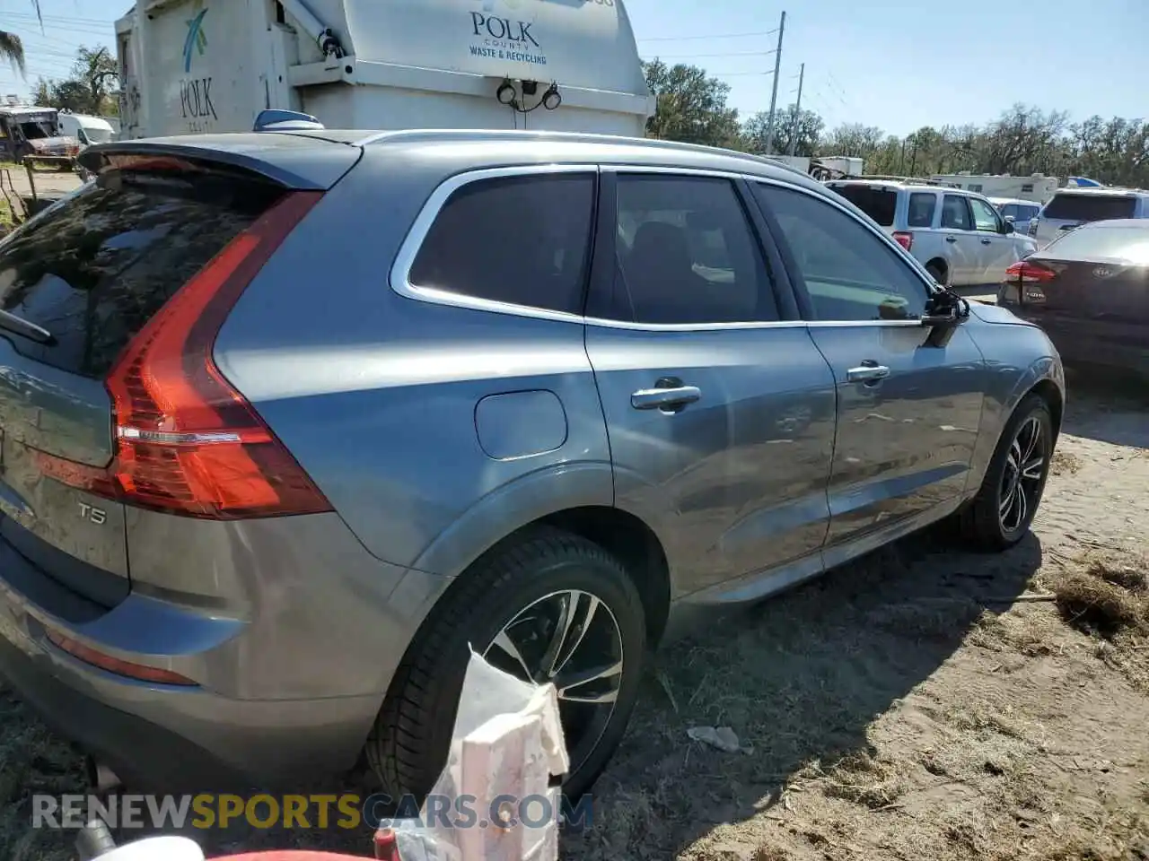 3 Photograph of a damaged car LYV102DK3KB297802 VOLVO XC60 2019