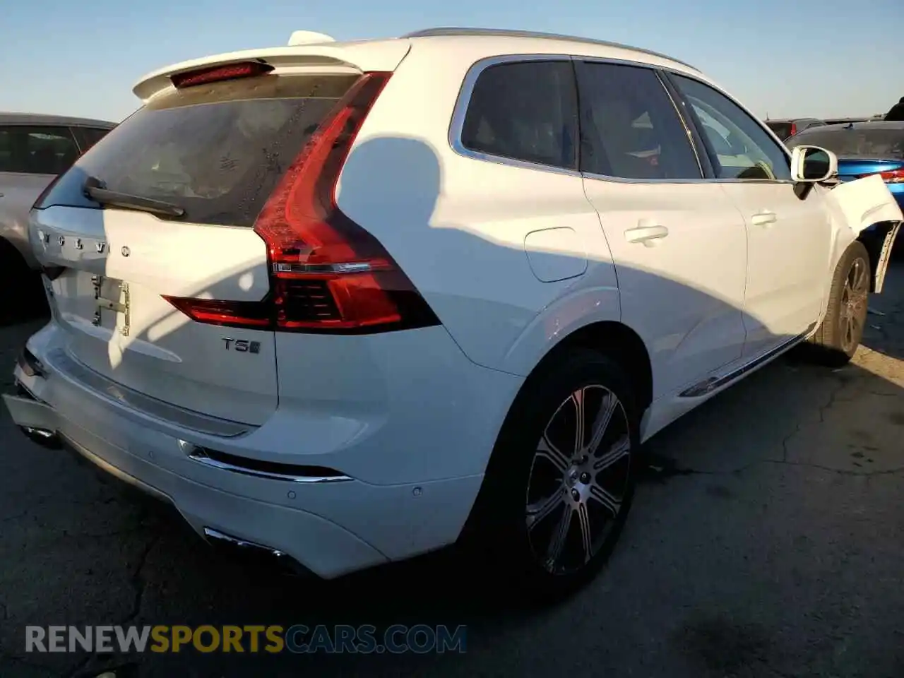 3 Photograph of a damaged car LYV102DL1KB319160 VOLVO XC60 2019
