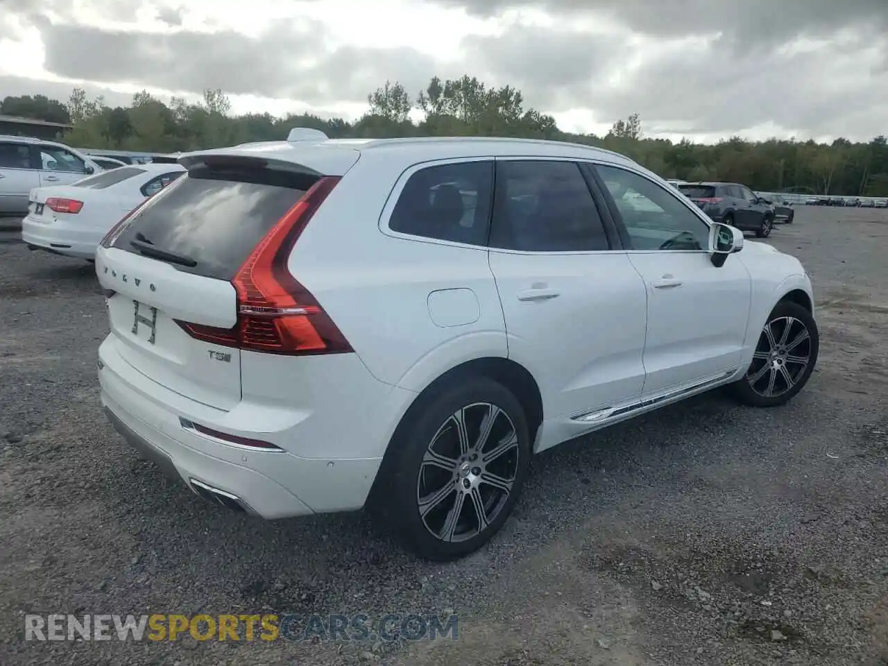 3 Photograph of a damaged car LYV102DL2KB191592 VOLVO XC60 2019