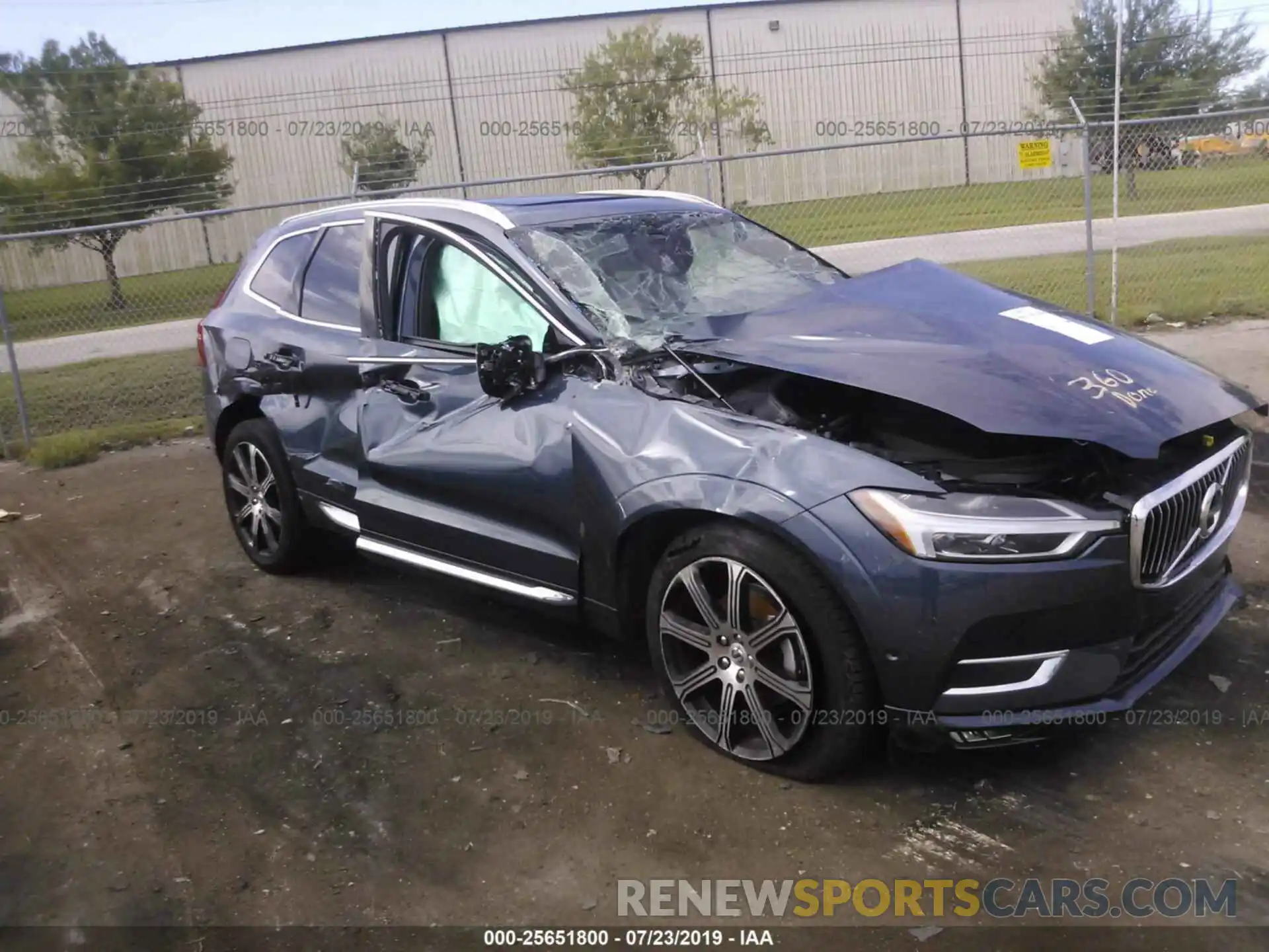 1 Photograph of a damaged car LYV102DLXKB223379 VOLVO XC60 2019