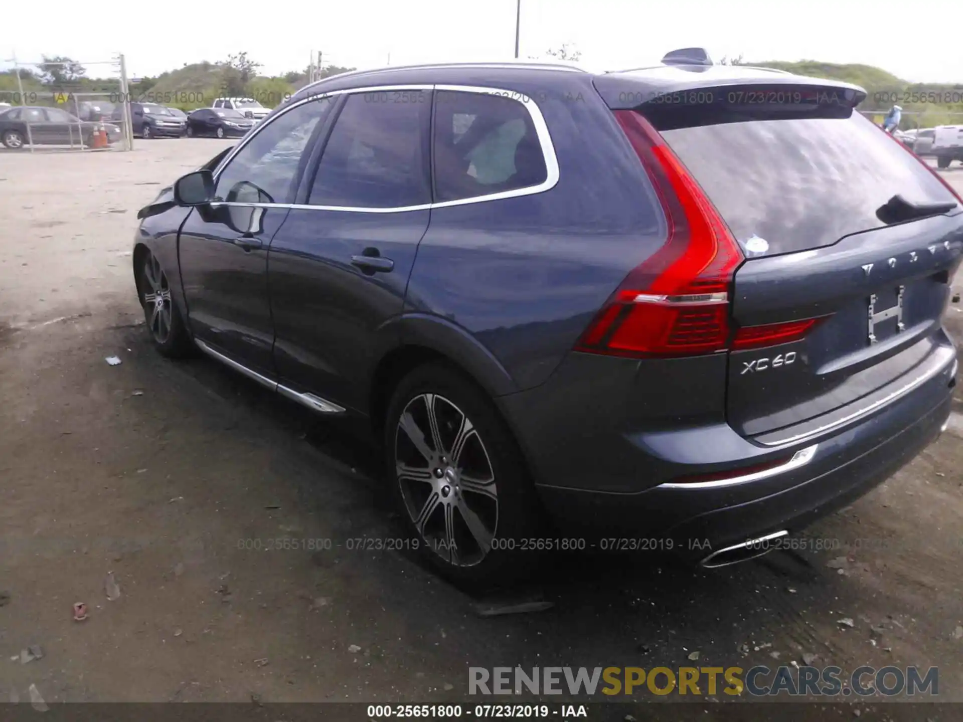 3 Photograph of a damaged car LYV102DLXKB223379 VOLVO XC60 2019