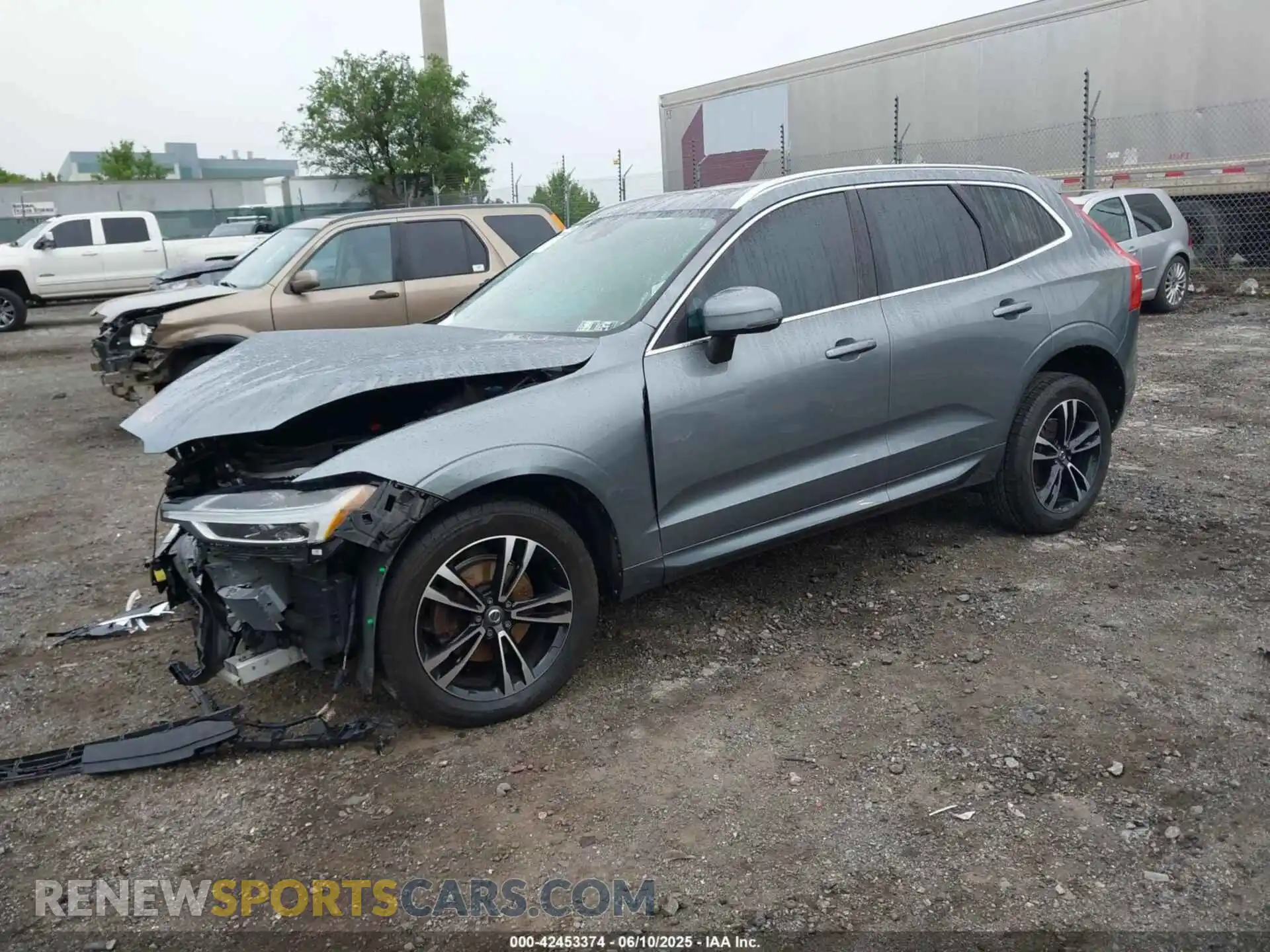 2 Photograph of a damaged car LYV102RK0KB201682 VOLVO XC60 2019