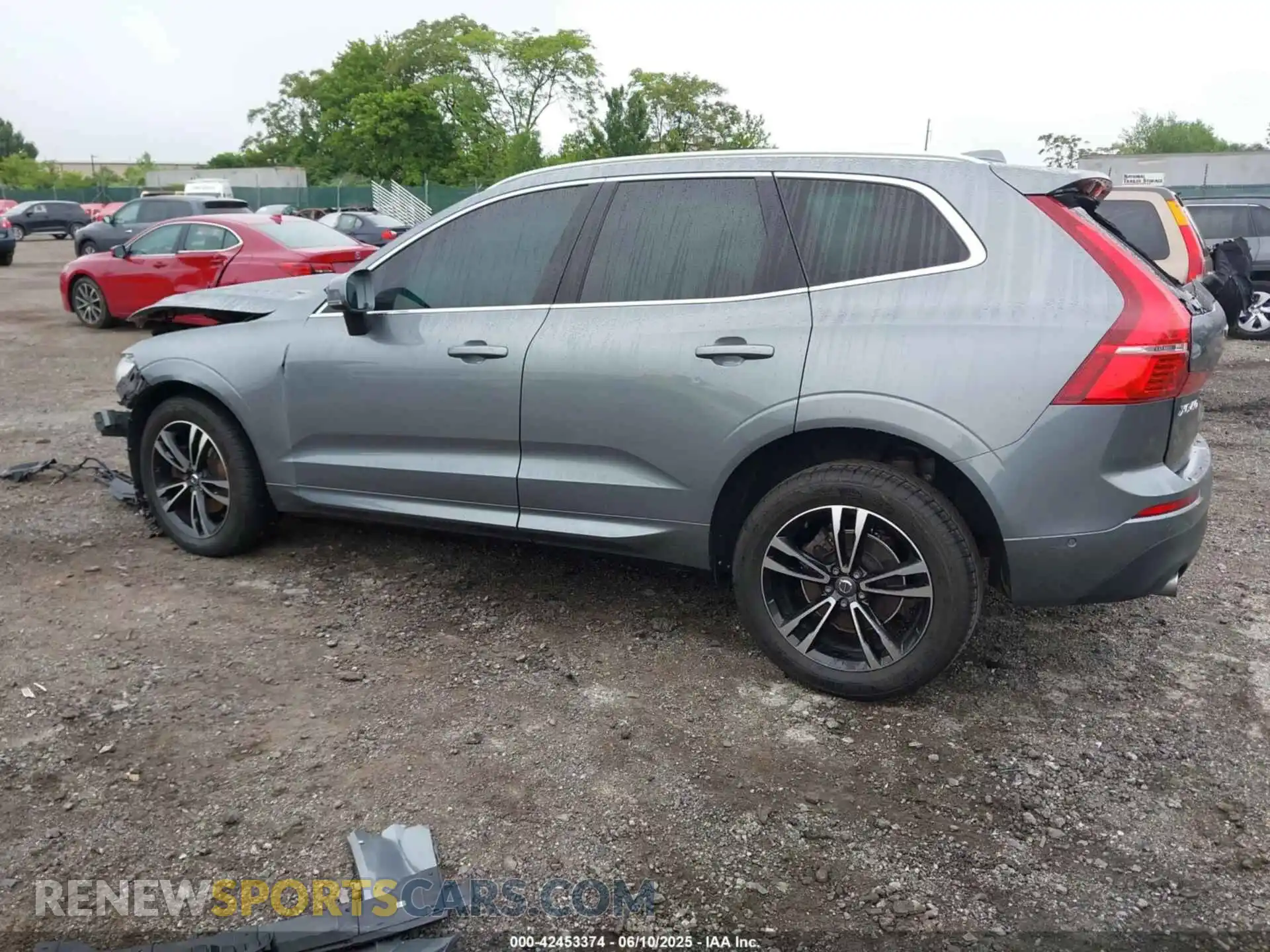 3 Photograph of a damaged car LYV102RK0KB201682 VOLVO XC60 2019