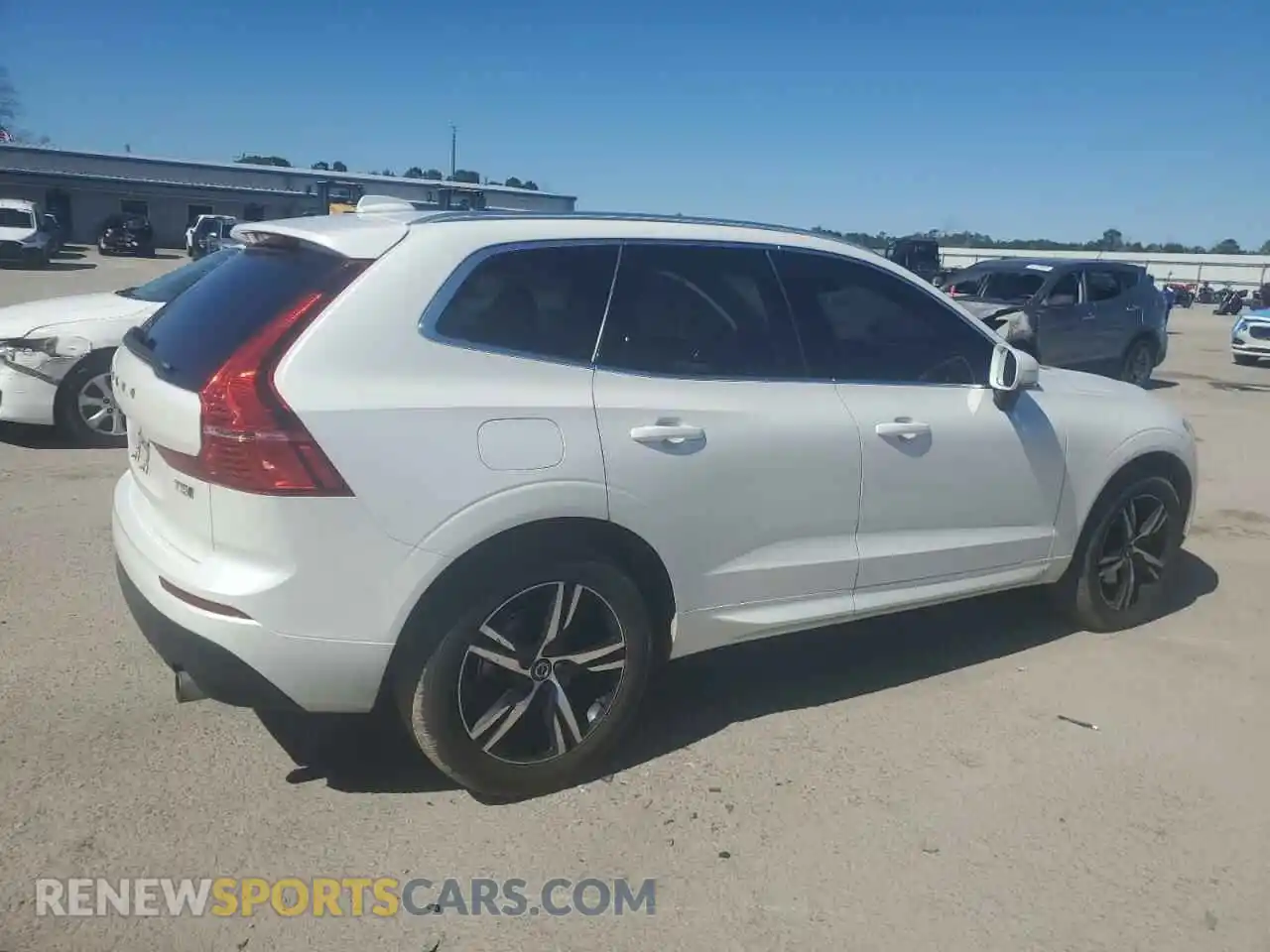 3 Photograph of a damaged car LYV102RK0KB317397 VOLVO XC60 2019