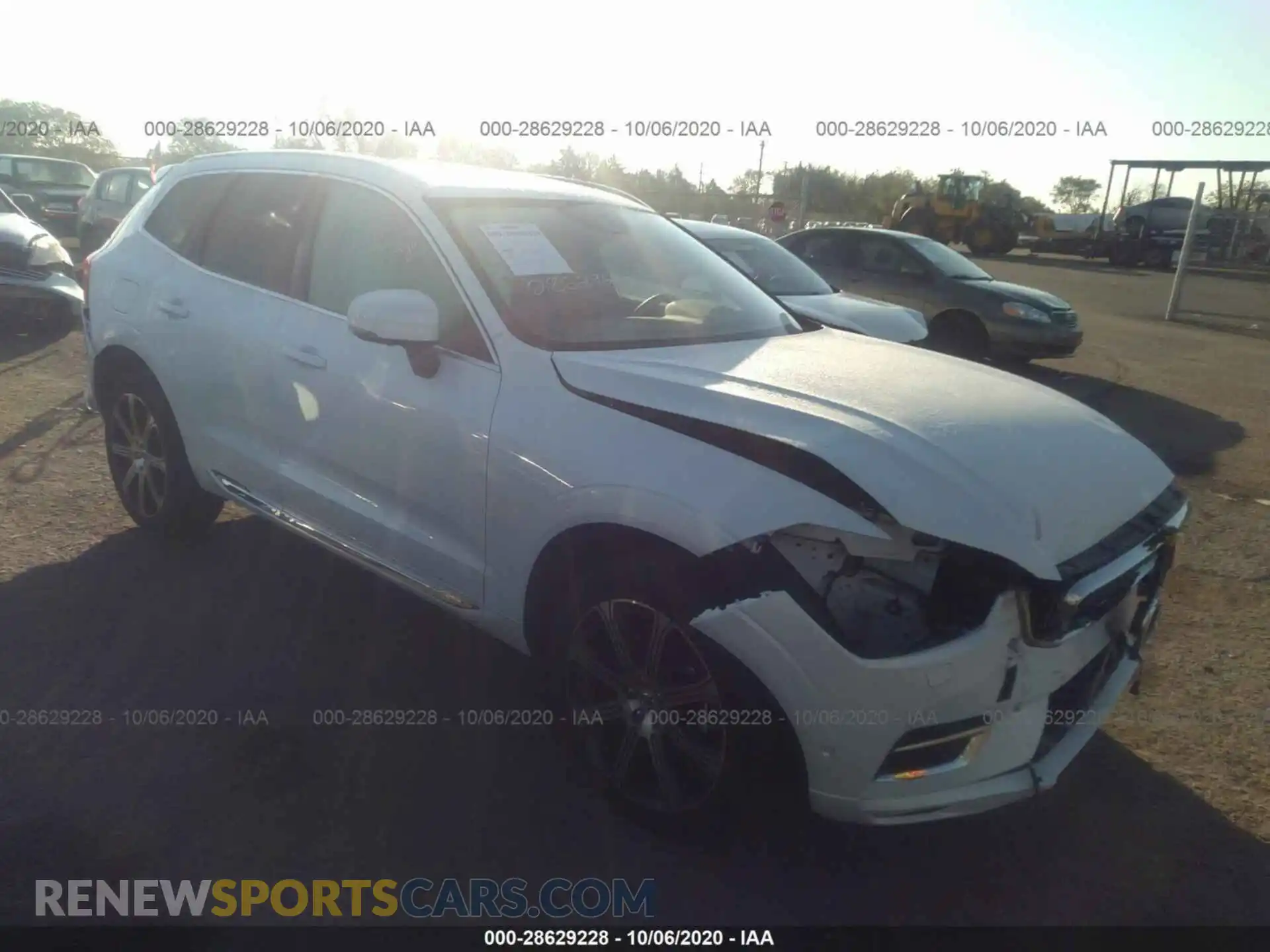 1 Photograph of a damaged car LYV102RL3KB184398 VOLVO XC60 2019