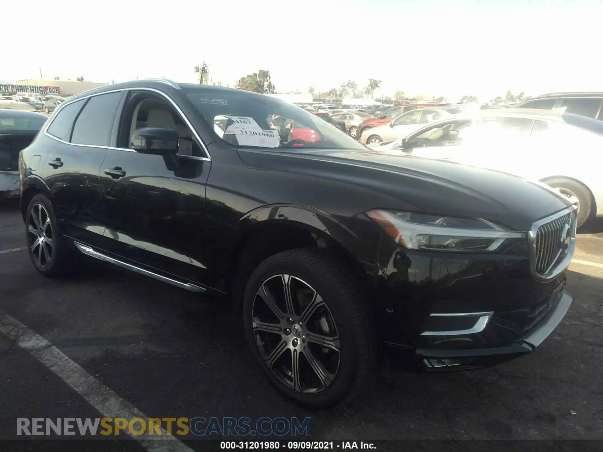 1 Photograph of a damaged car LYV102RL4KB292237 VOLVO XC60 2019