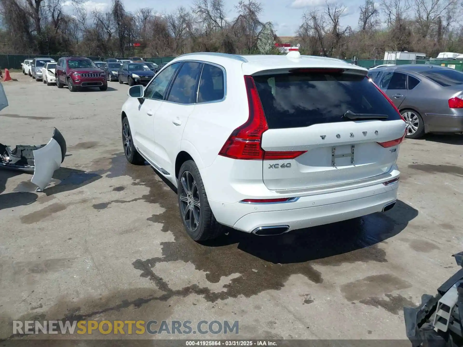 3 Photograph of a damaged car LYV102RL9KB284828 VOLVO XC60 2019