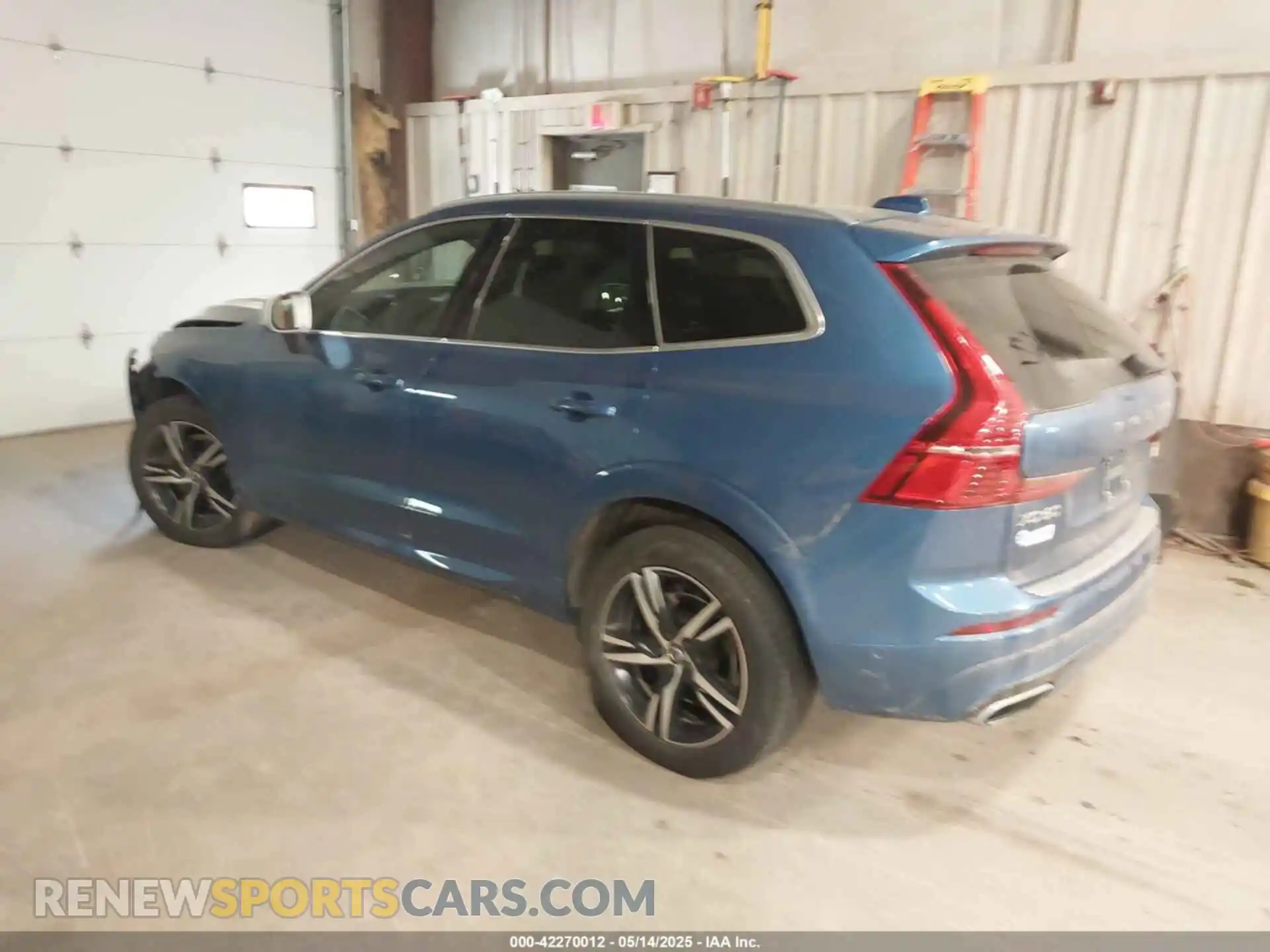 3 fotografías del automóvil dañado LYV102RM1KB296870 VOLVO XC60 2019